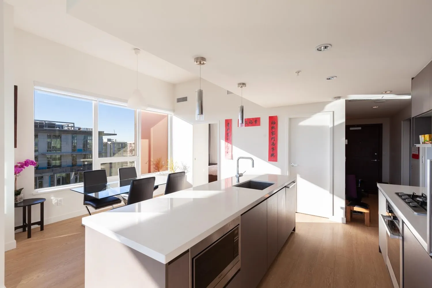 1901 8833 Hazelbridge Way