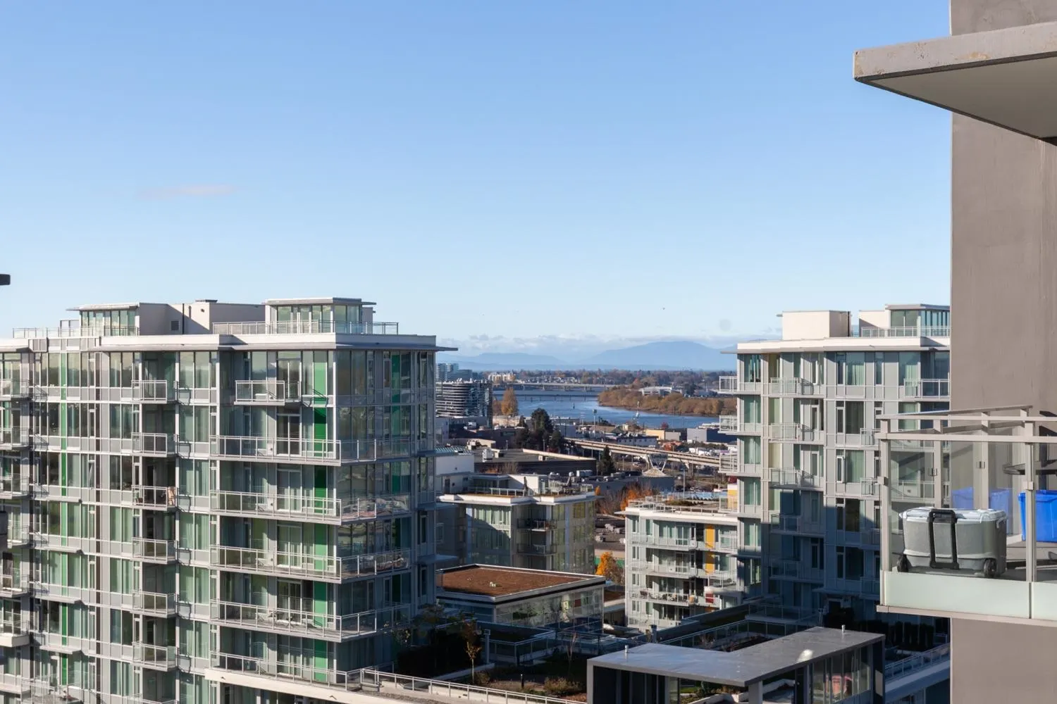 1901 8833 Hazelbridge Way