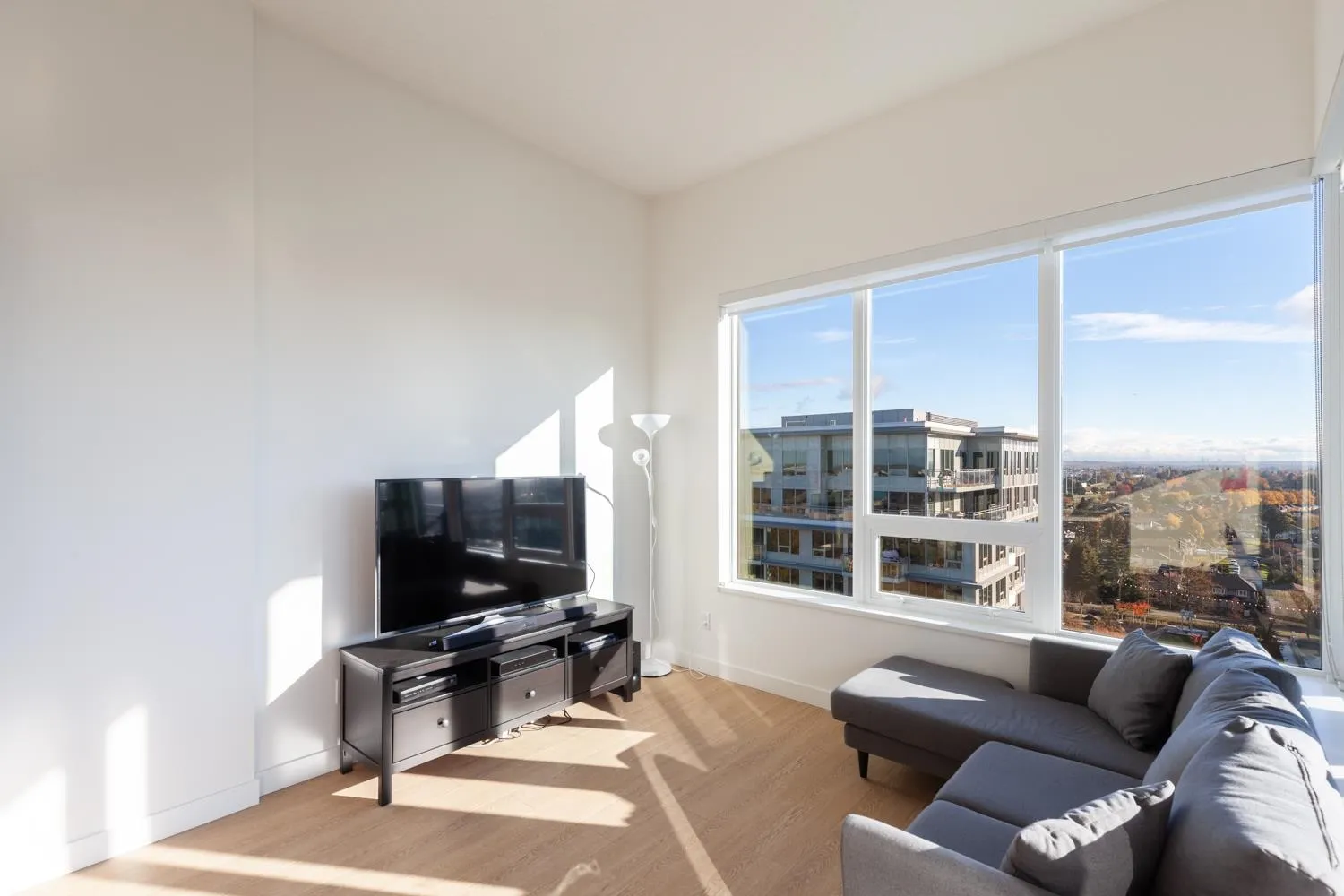 1901 8833 Hazelbridge Way