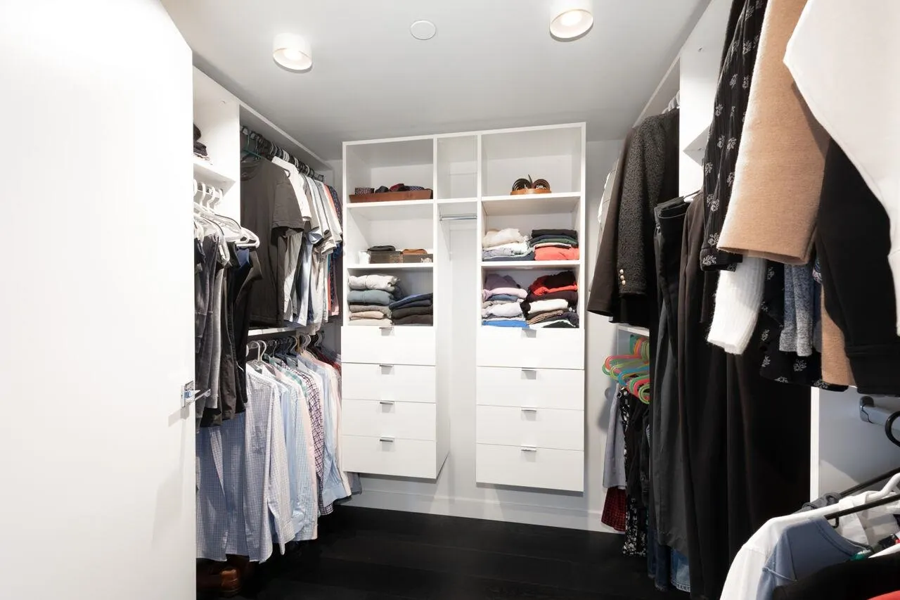 3206 1111 Richards Street