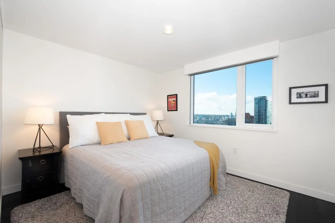 3206 1111 Richards Street