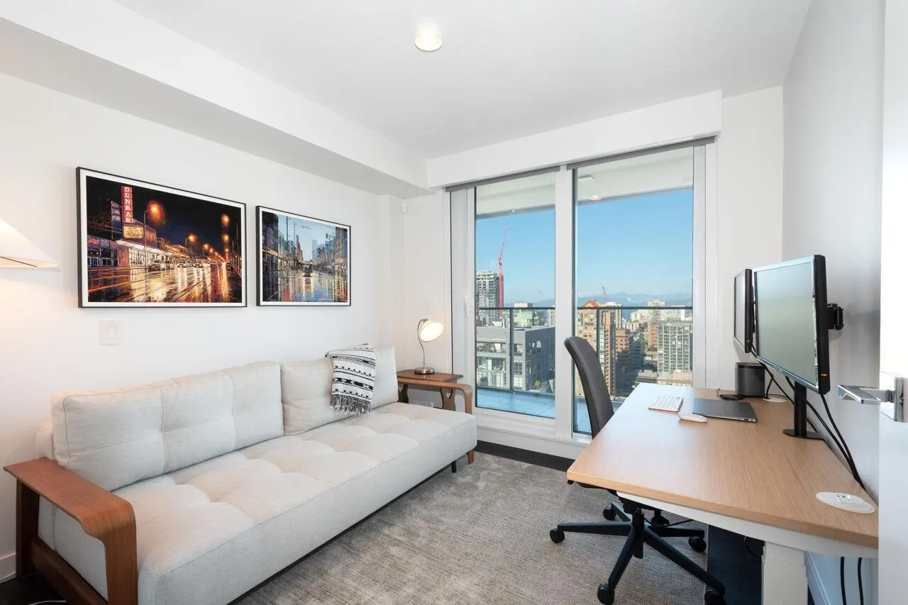 3206 1111 Richards Street