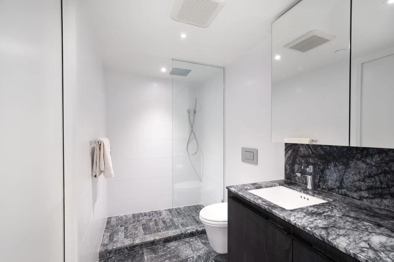 3206 1111 Richards Street