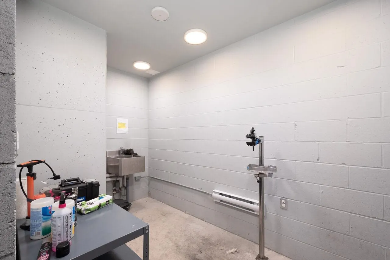 3206 1111 Richards Street