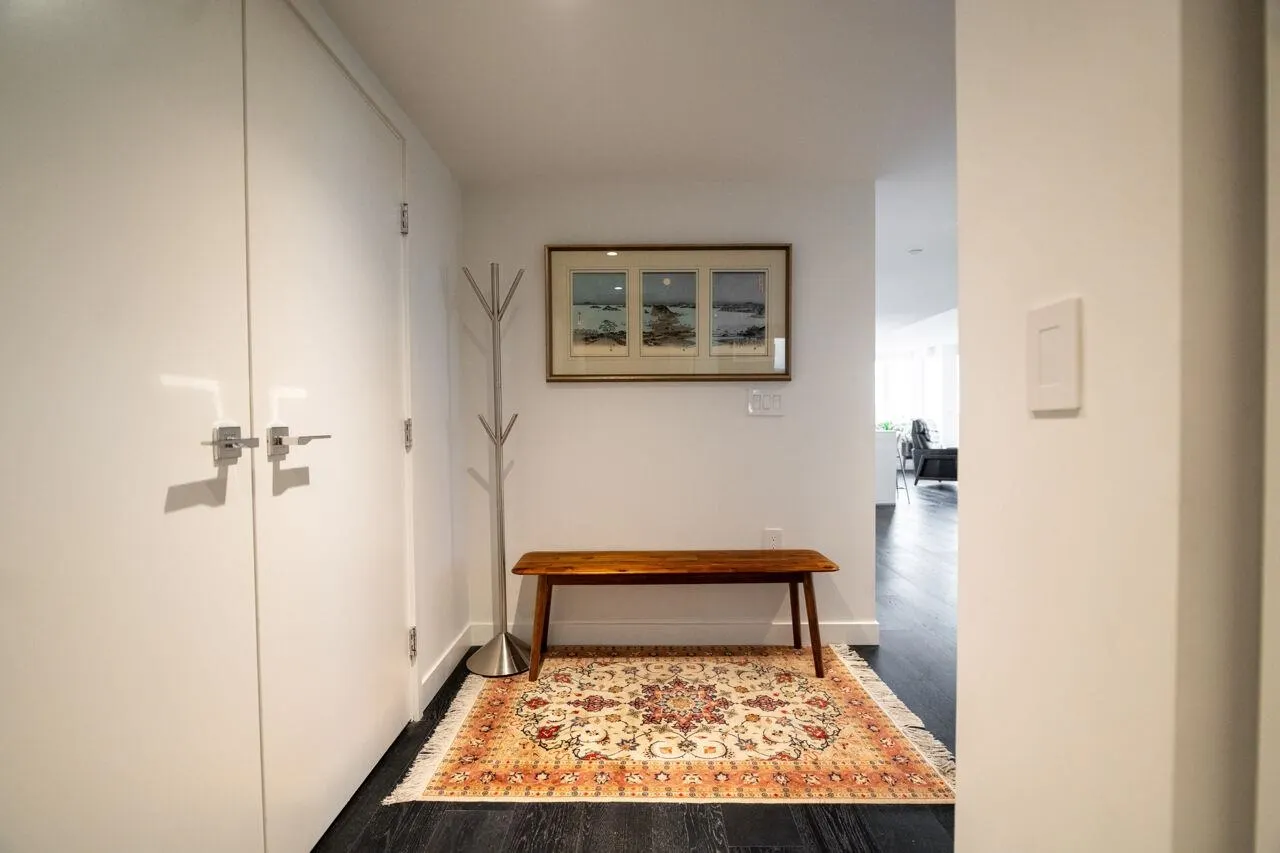 3206 1111 Richards Street