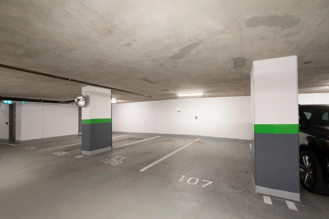 3206 1111 Richards Street