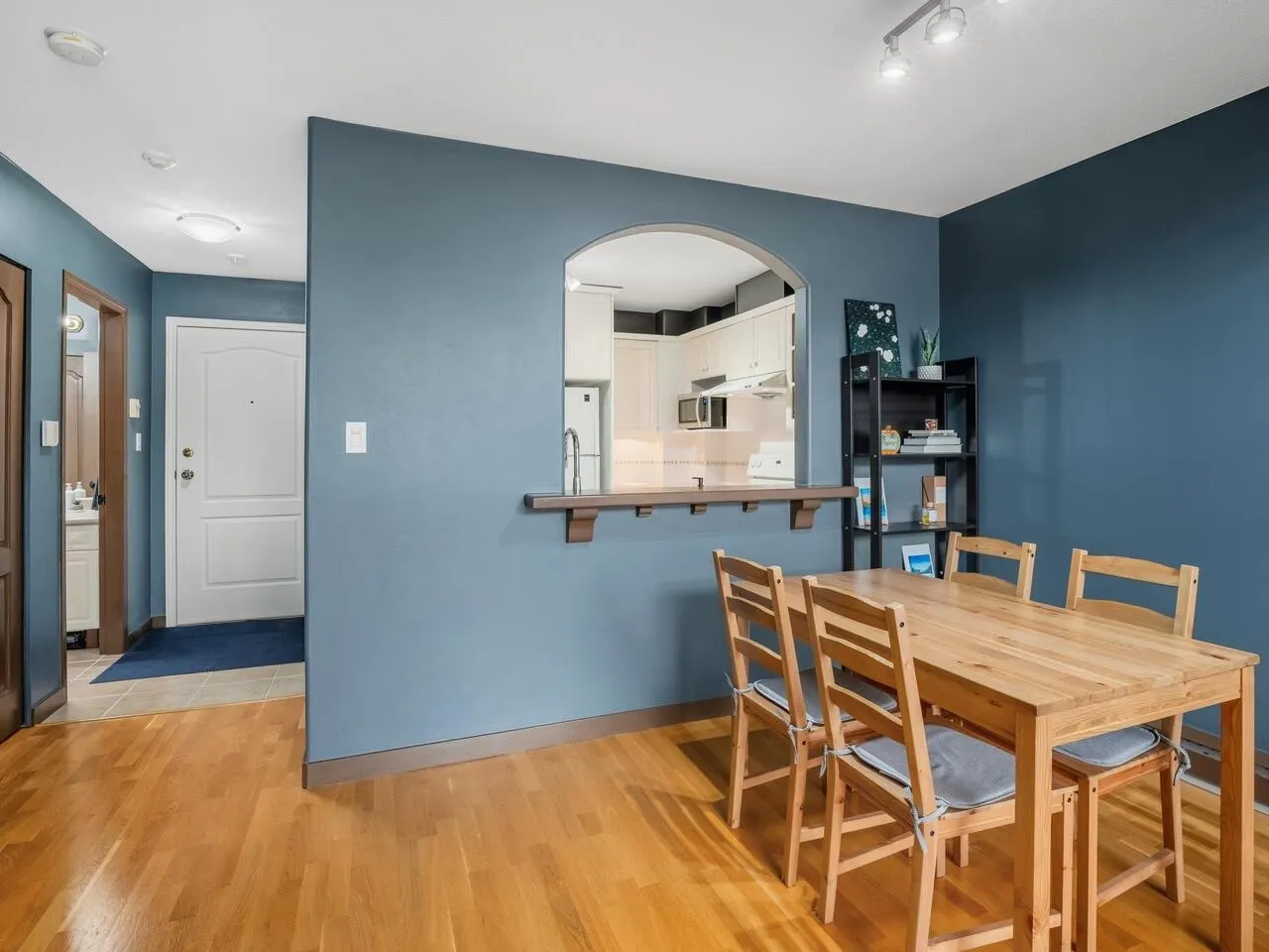 416 5900 Dover Crescent