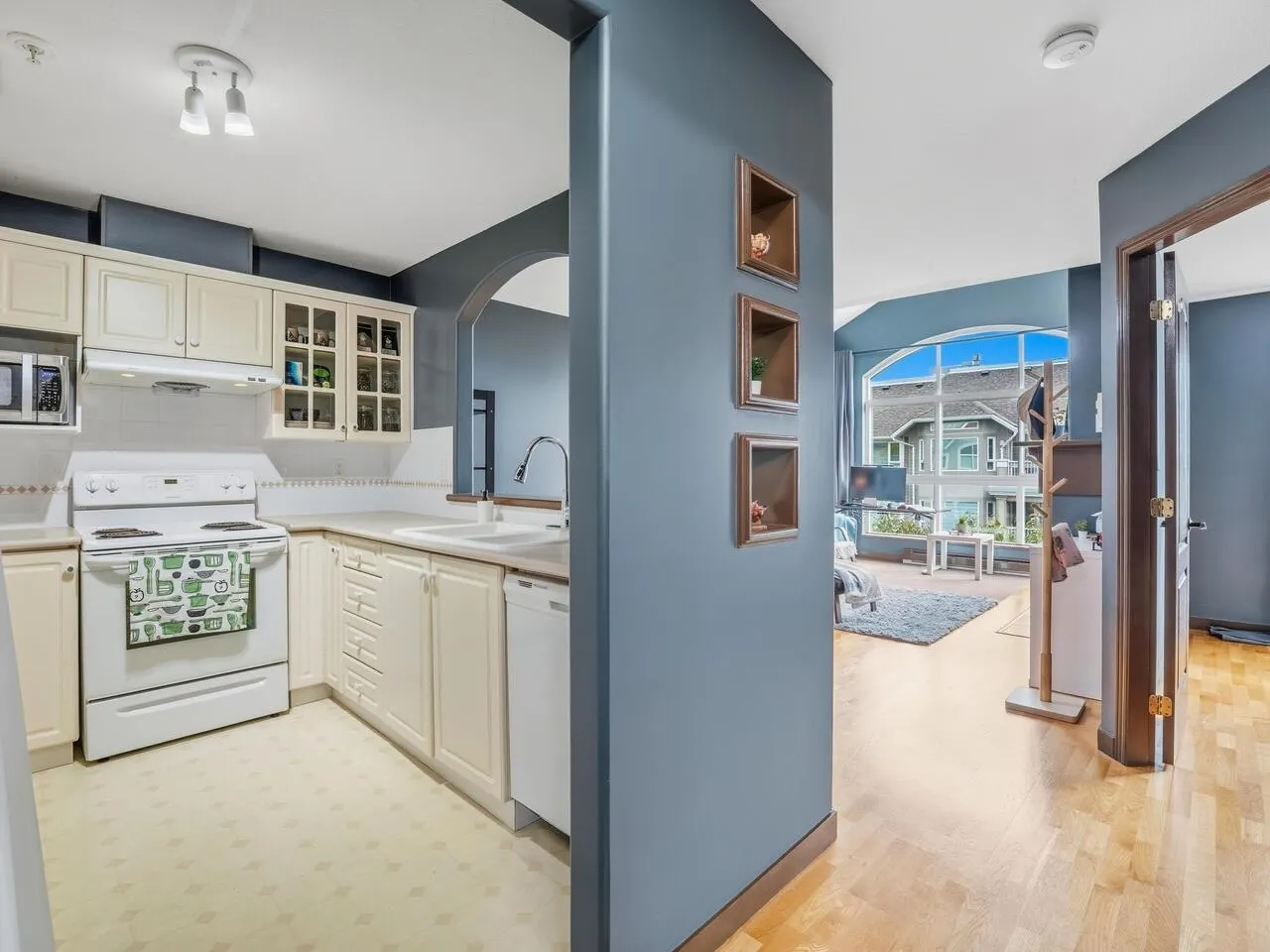 416 5900 Dover Crescent