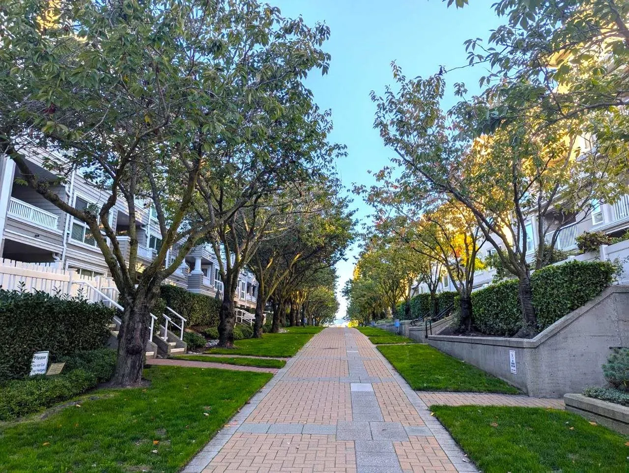 416 5900 Dover Crescent