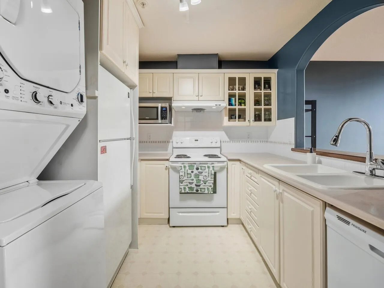 416 5900 Dover Crescent