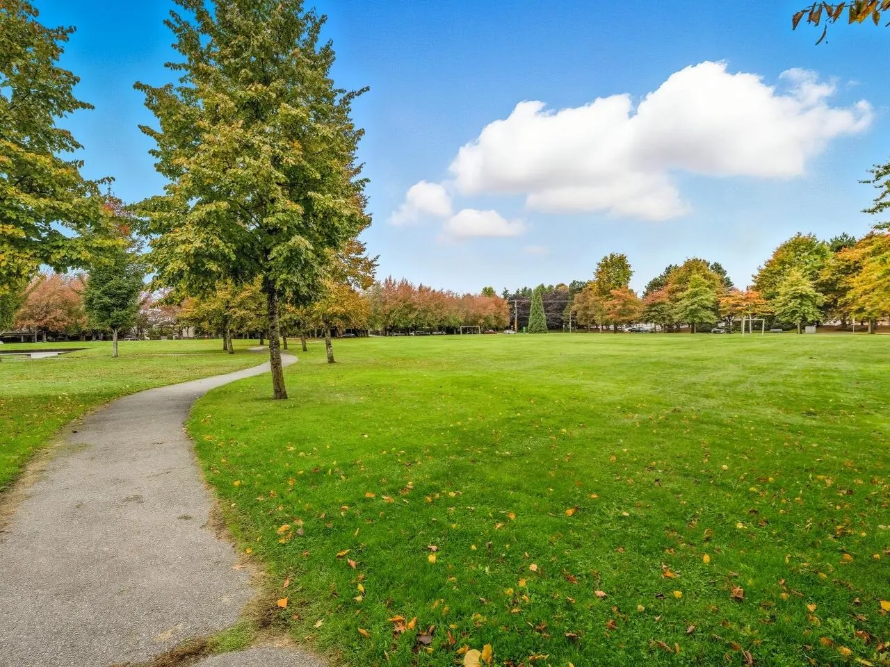 416 5900 Dover Crescent