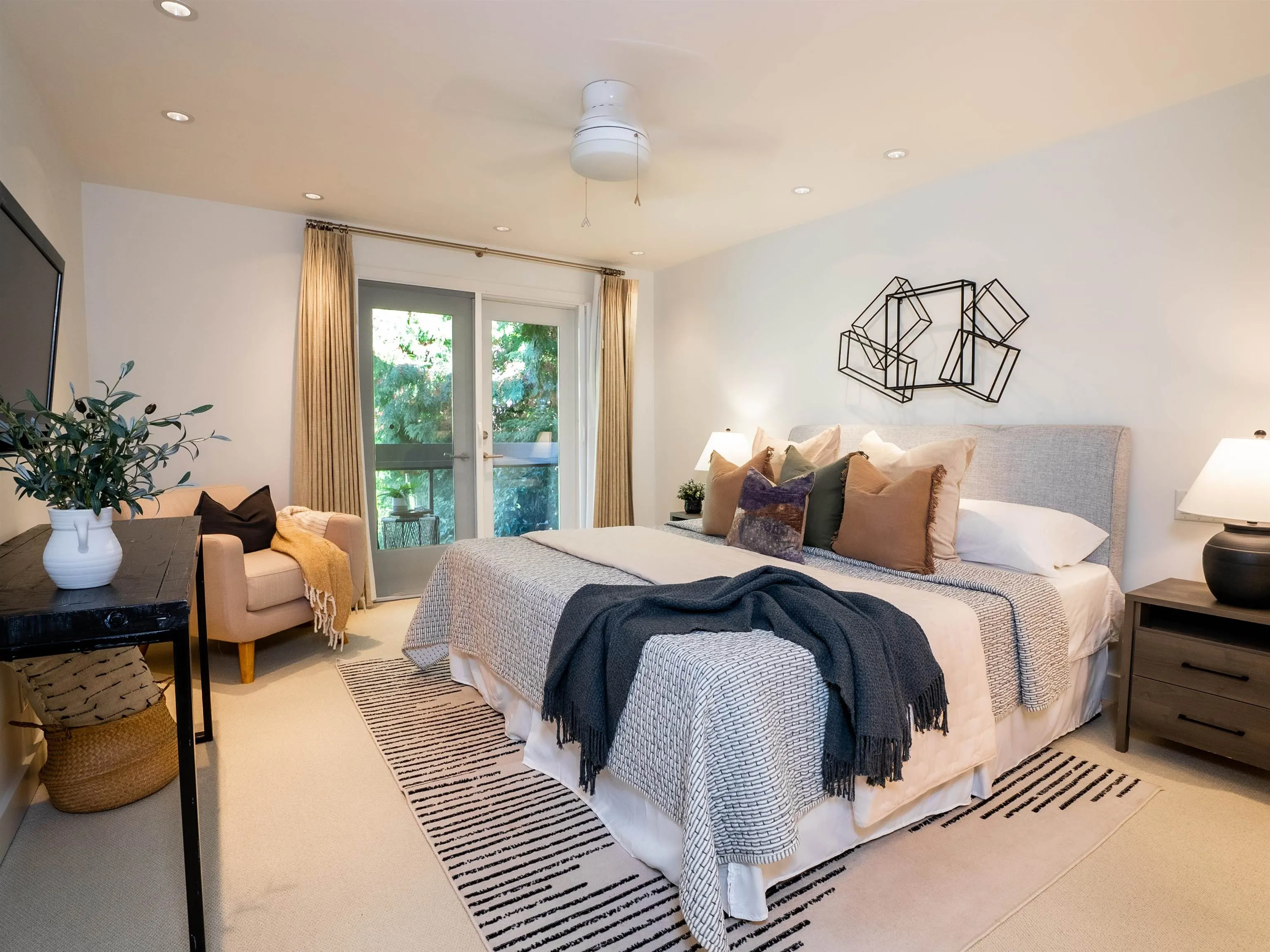 23 4900 Cartier Street