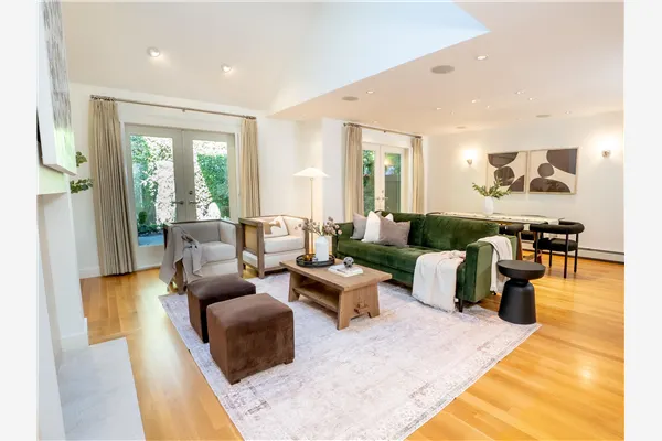 23 4900 Cartier Street