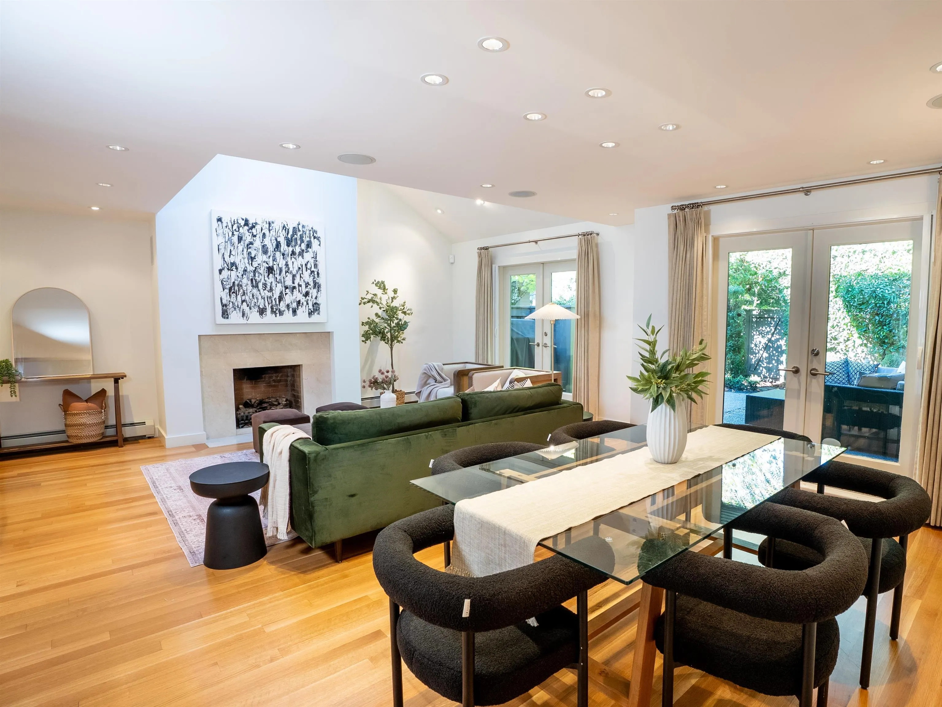 23 4900 Cartier Street