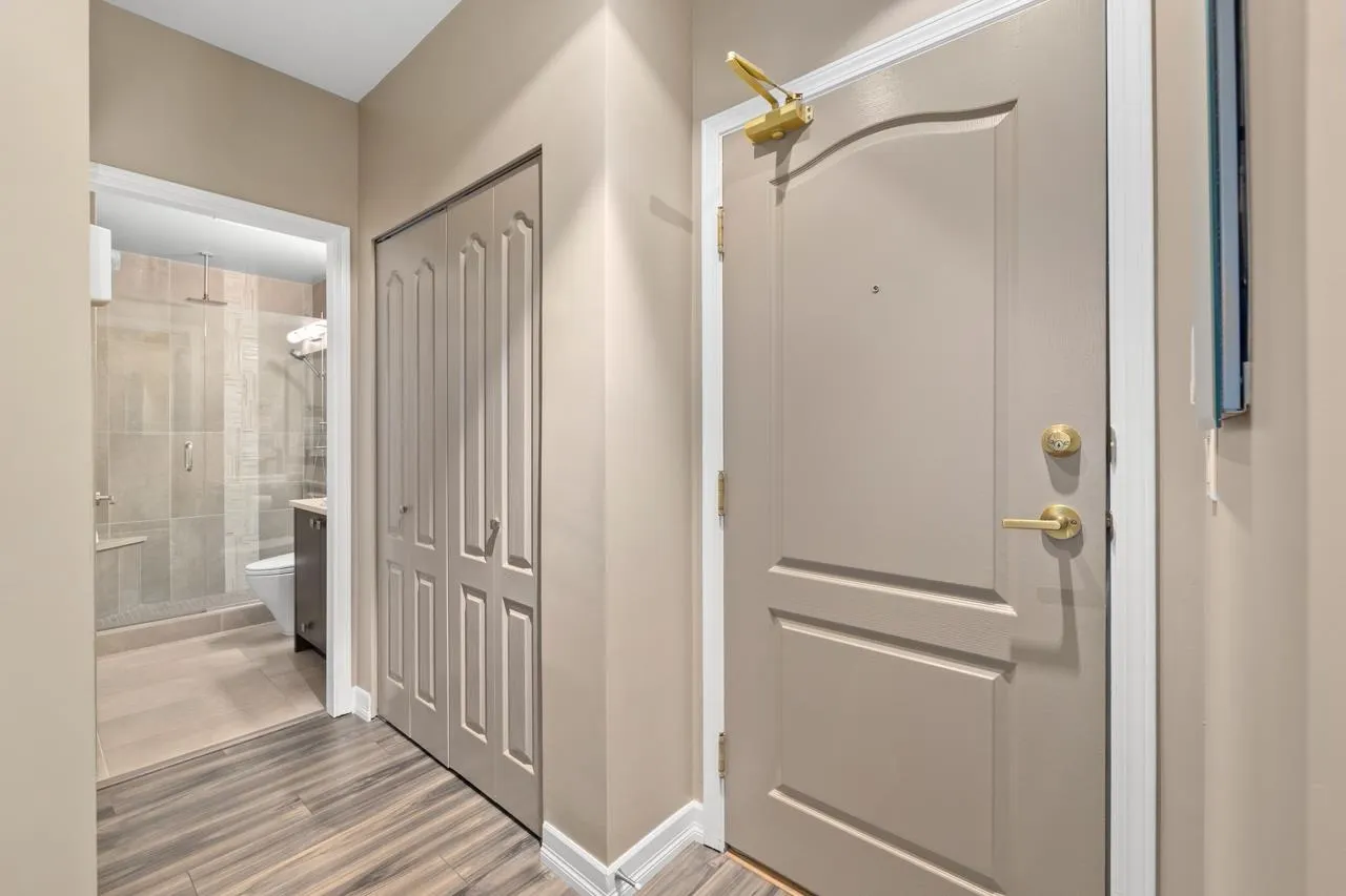 203 1928 Nelson Street