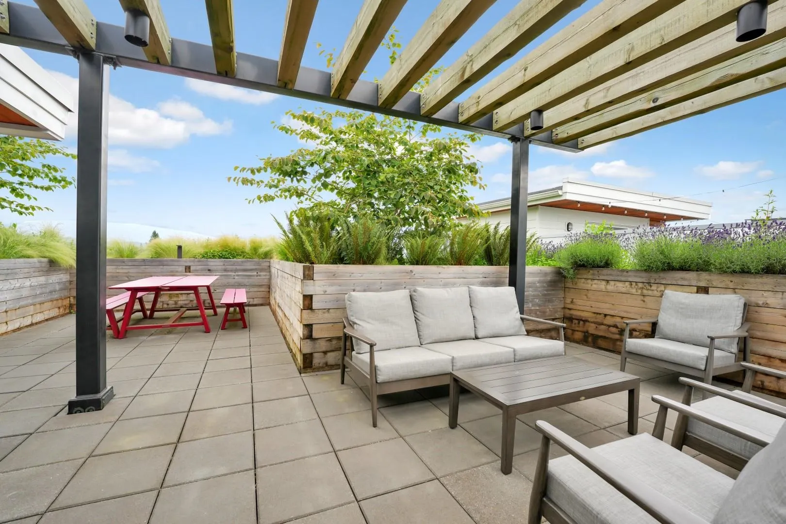 311 707 Como Lake Avenue