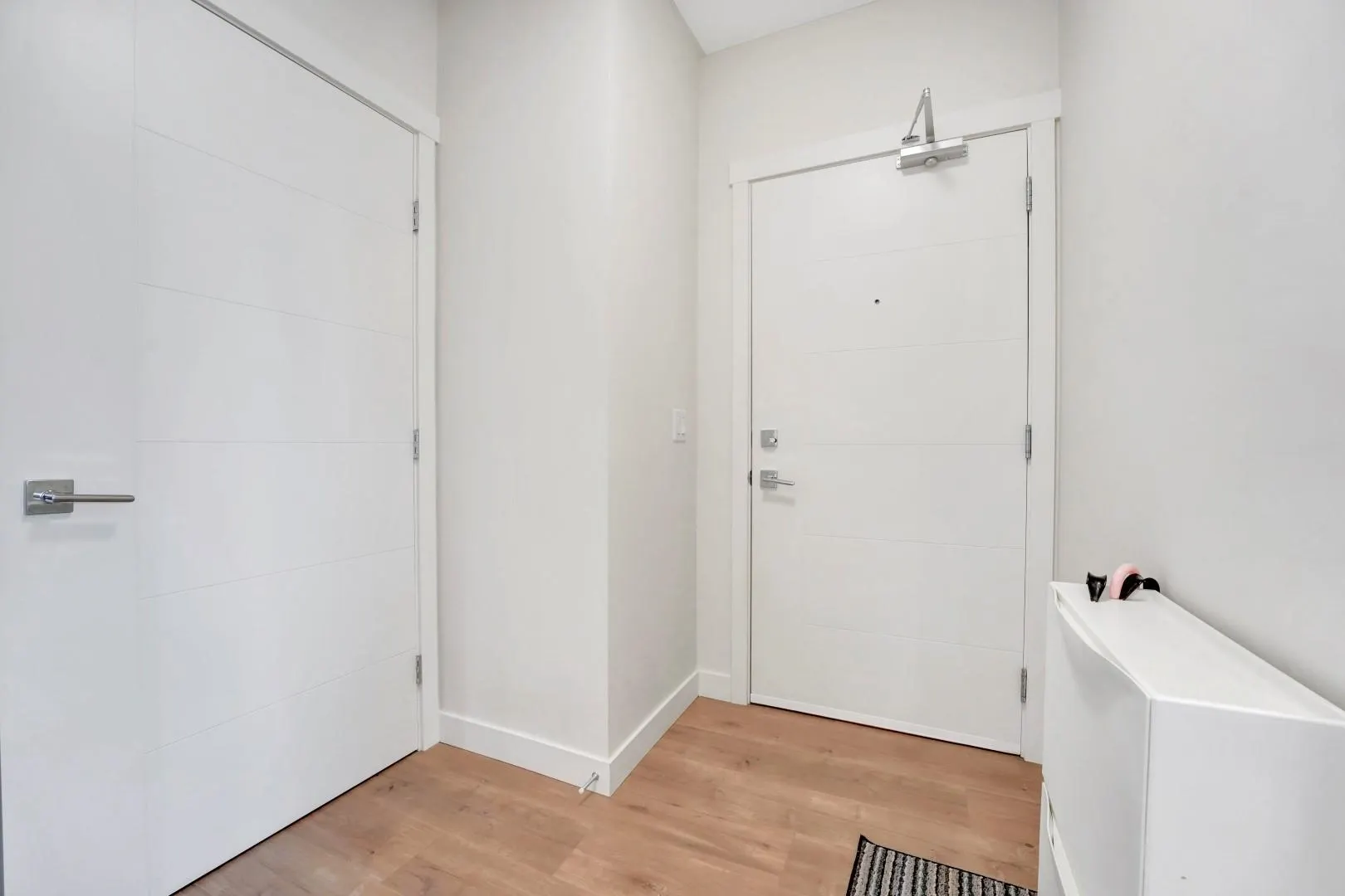 311 707 Como Lake Avenue