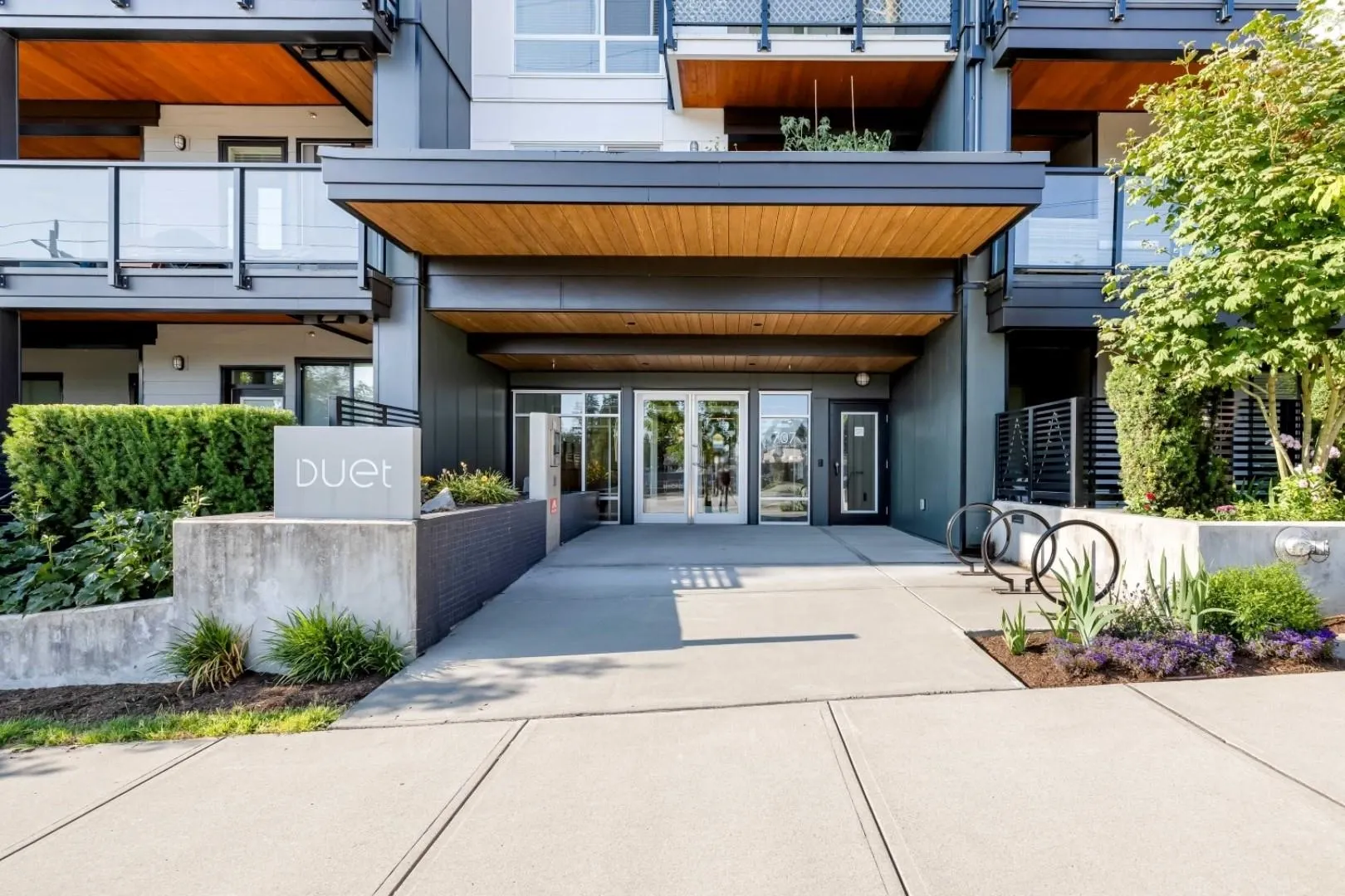 311 707 Como Lake Avenue