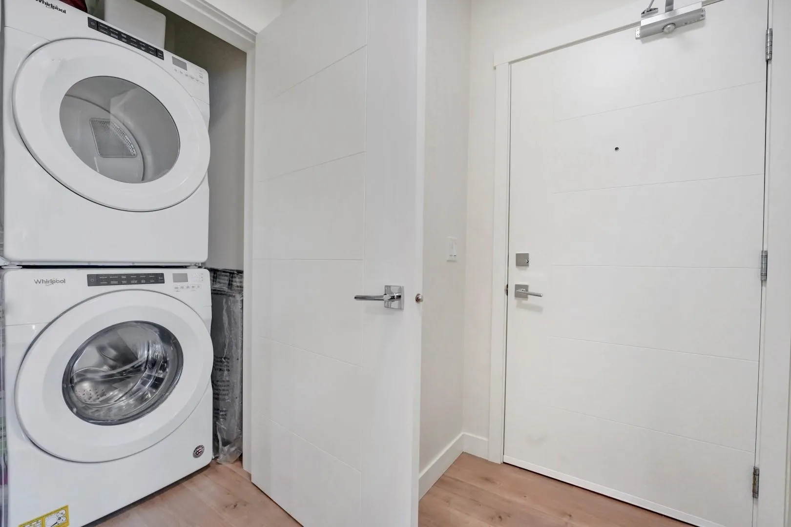 311 707 Como Lake Avenue