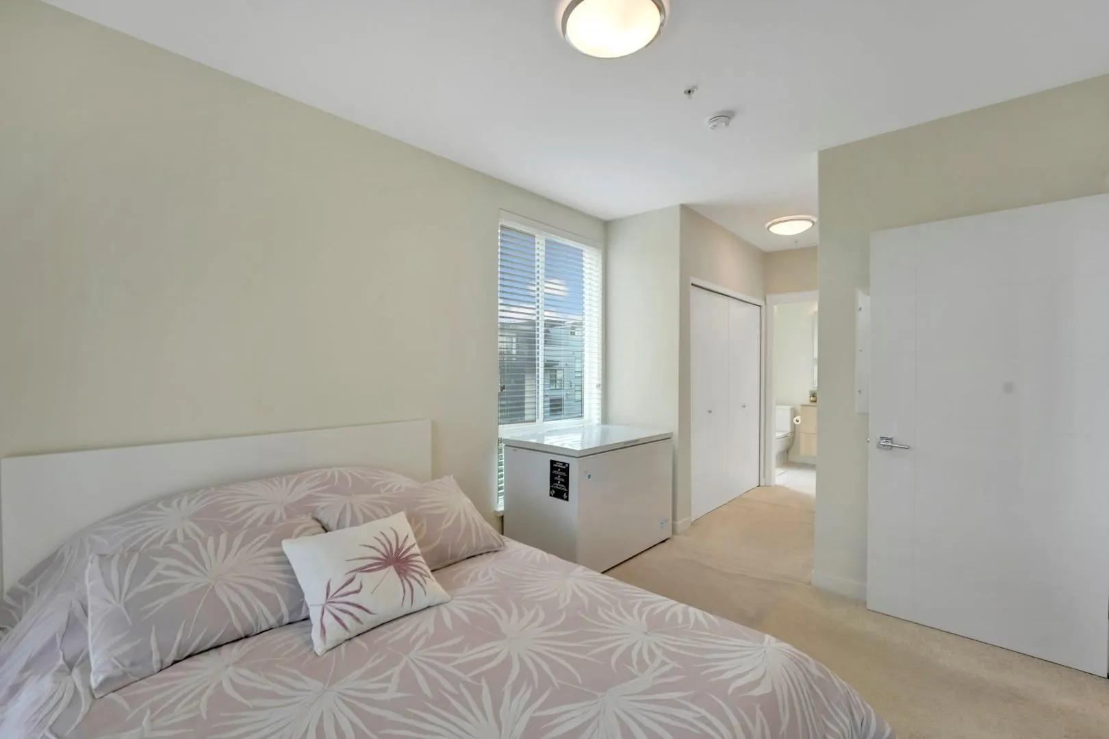 311 707 Como Lake Avenue