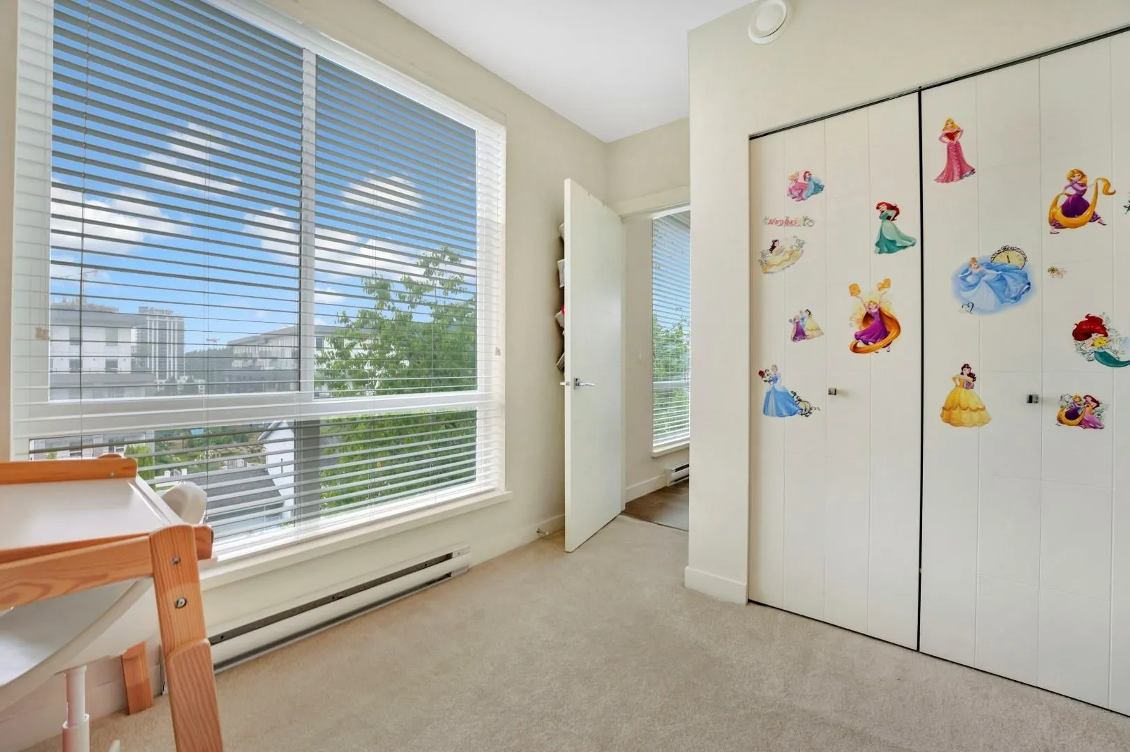 311 707 Como Lake Avenue