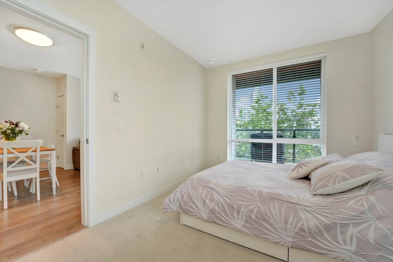 311 707 Como Lake Avenue