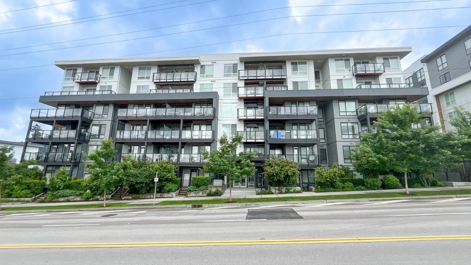 311 707 Como Lake Avenue