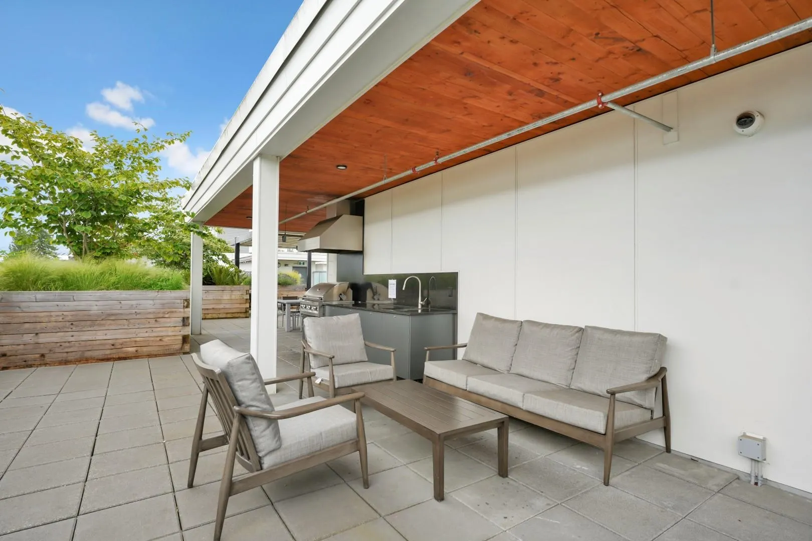 311 707 Como Lake Avenue