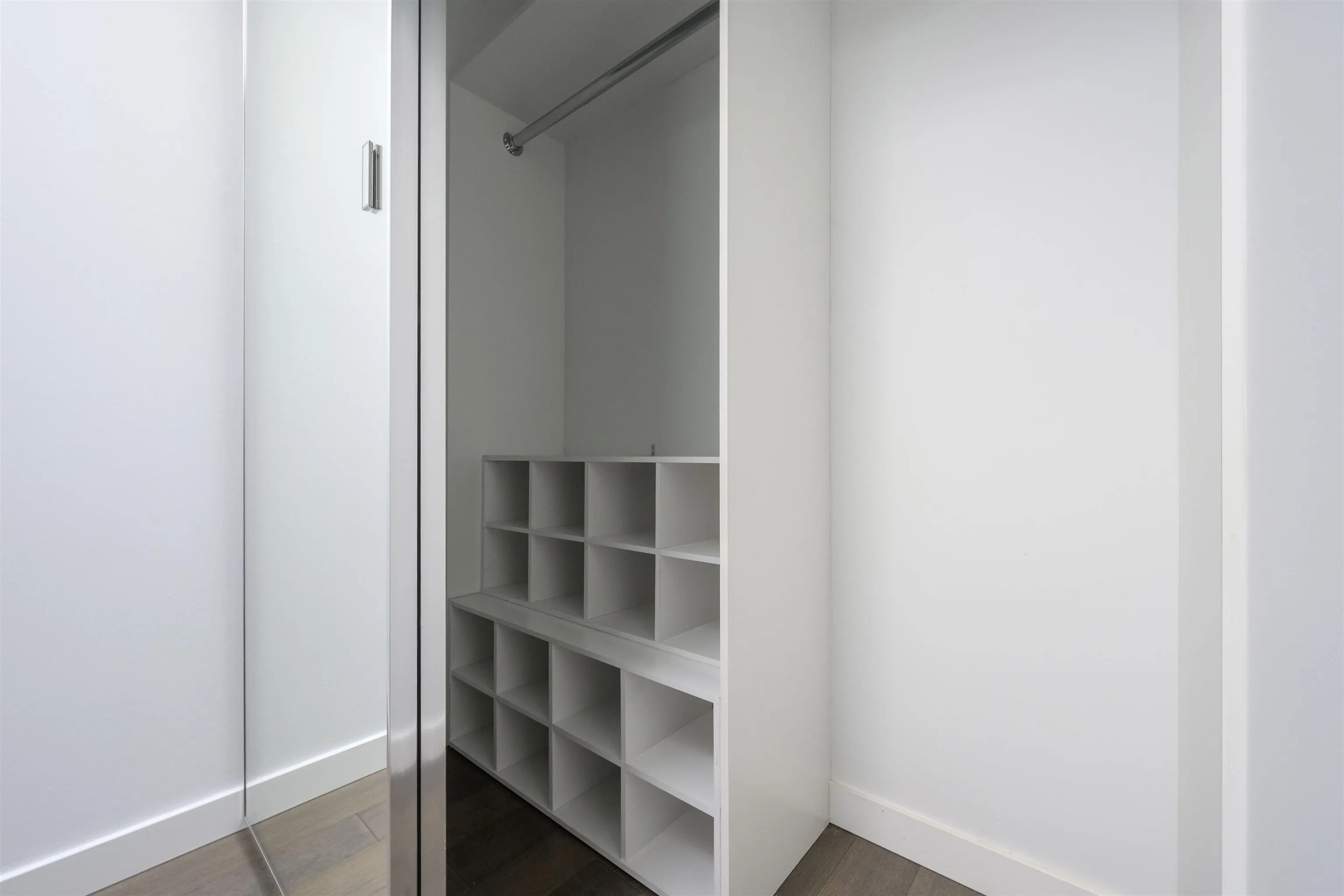 307 1963 W 3rd Avenue