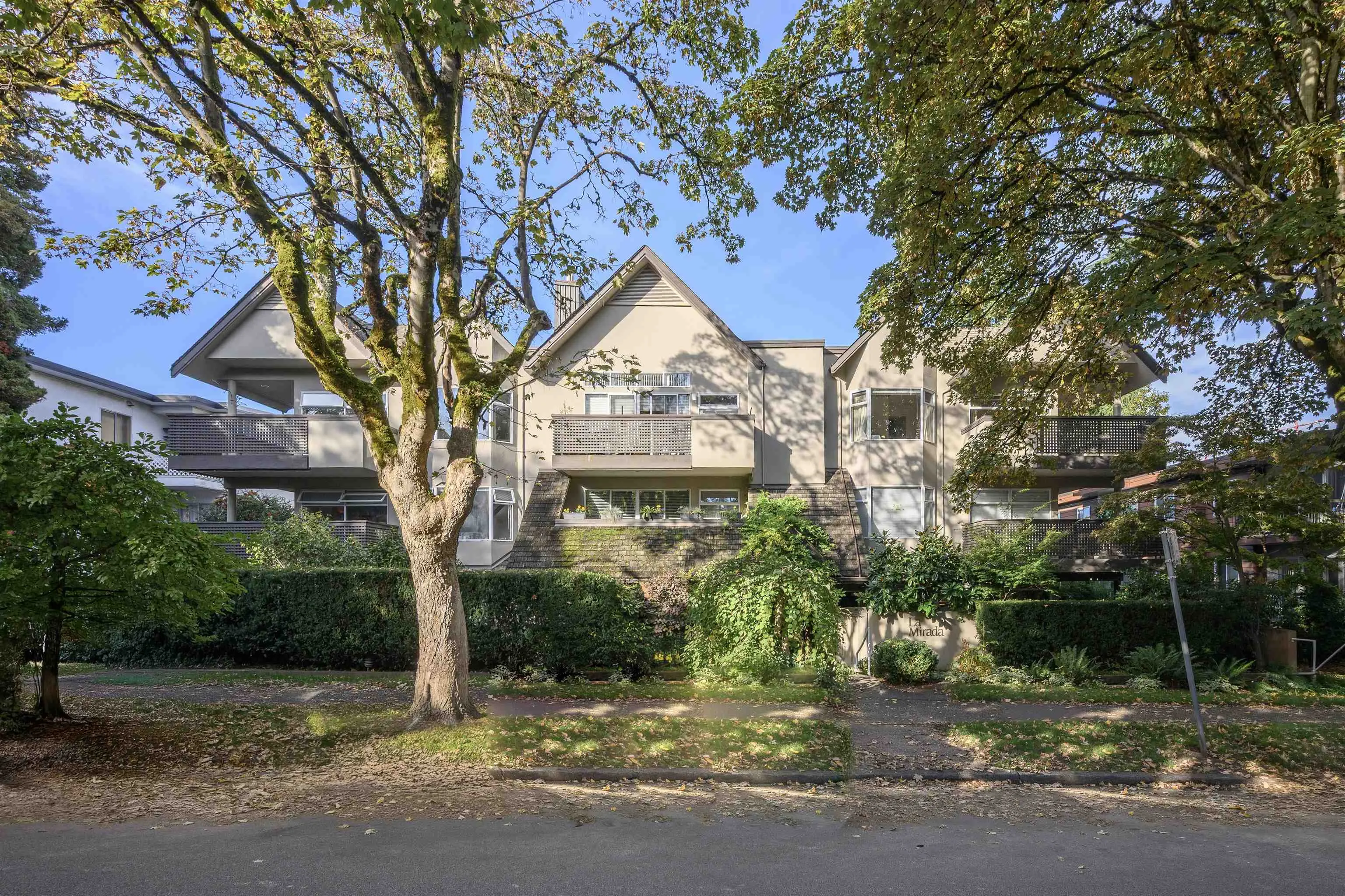 307 1963 W 3rd Avenue