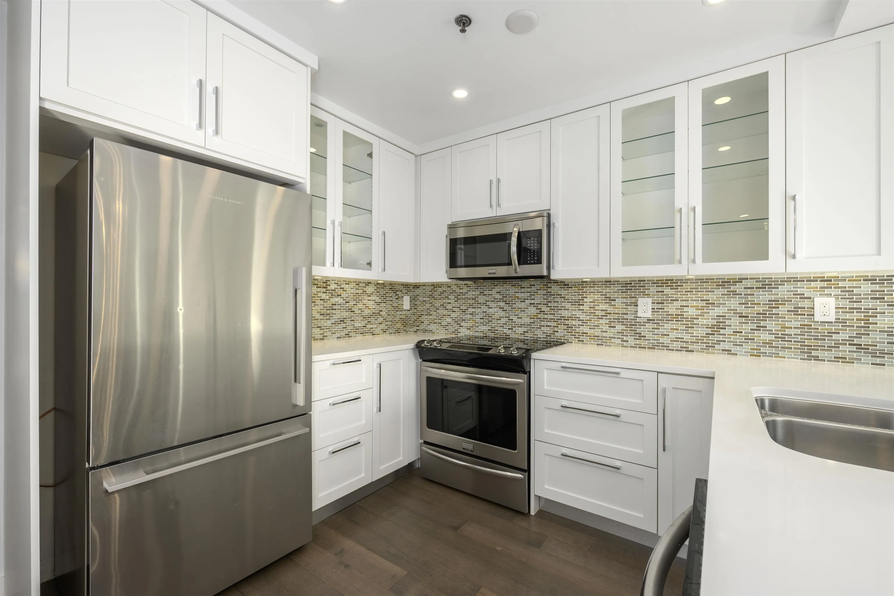 307 1963 W 3rd Avenue