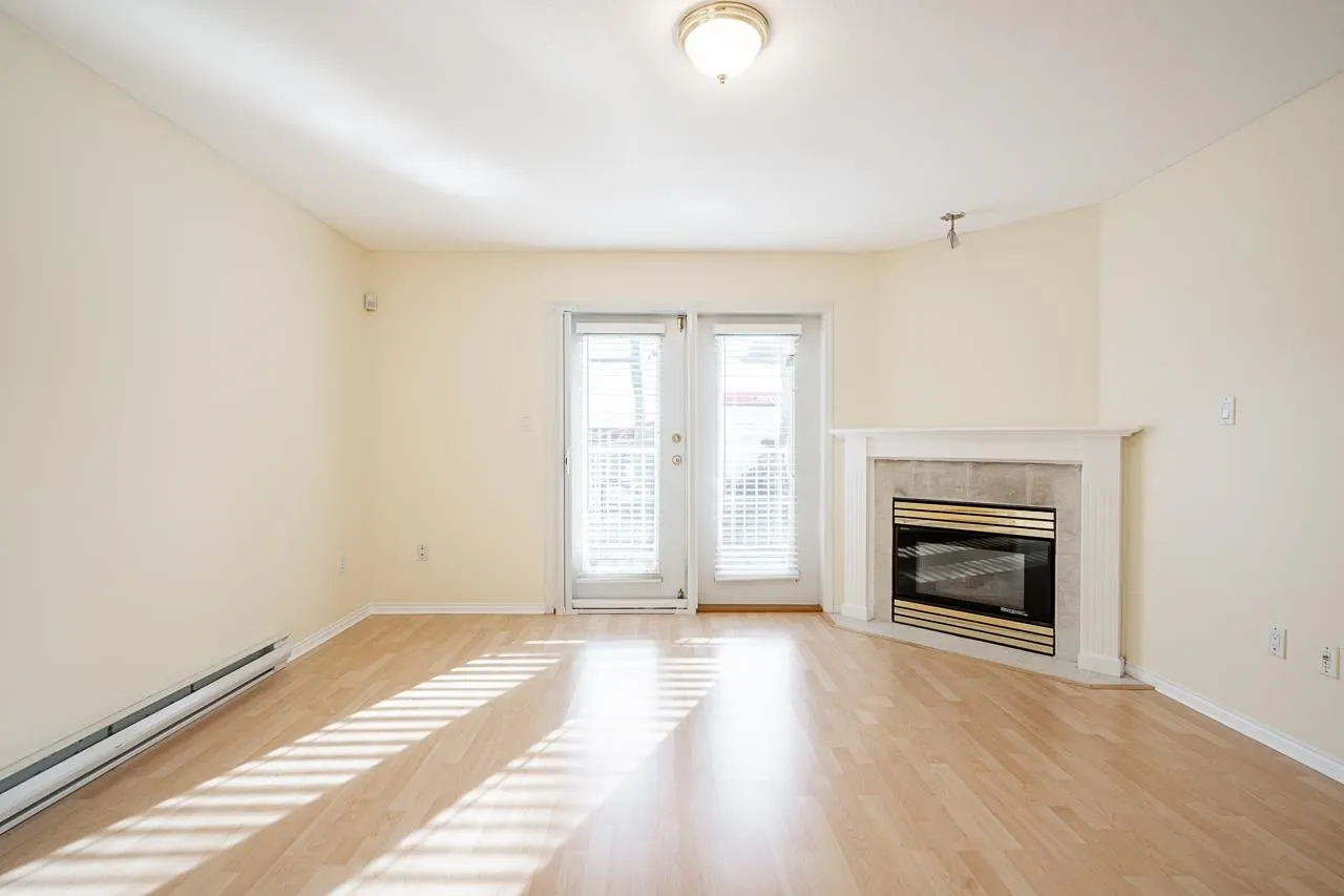 103 624 Agnes Street