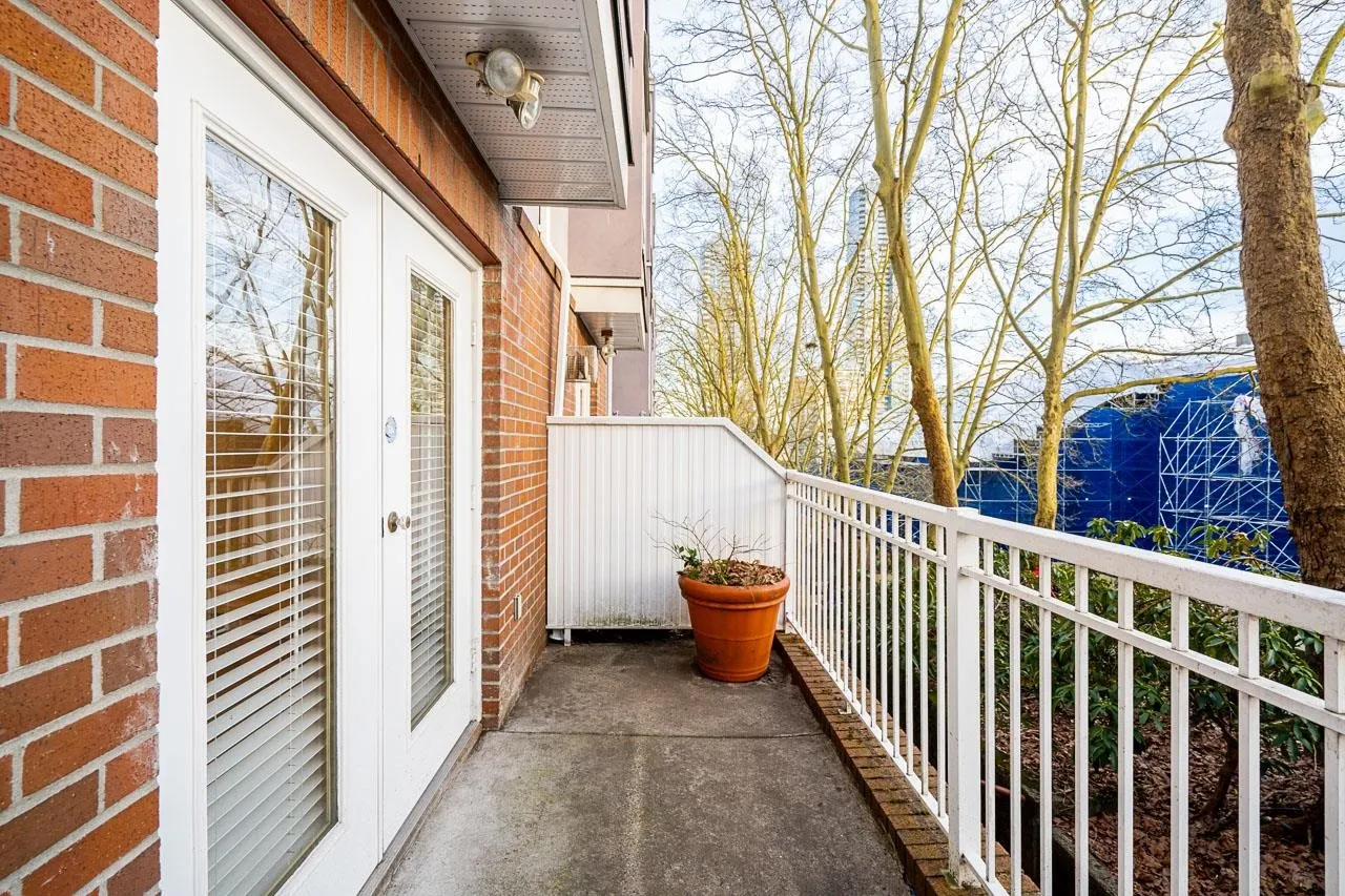 103 624 Agnes Street