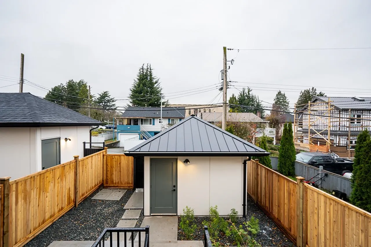2331 E 49th Avenue