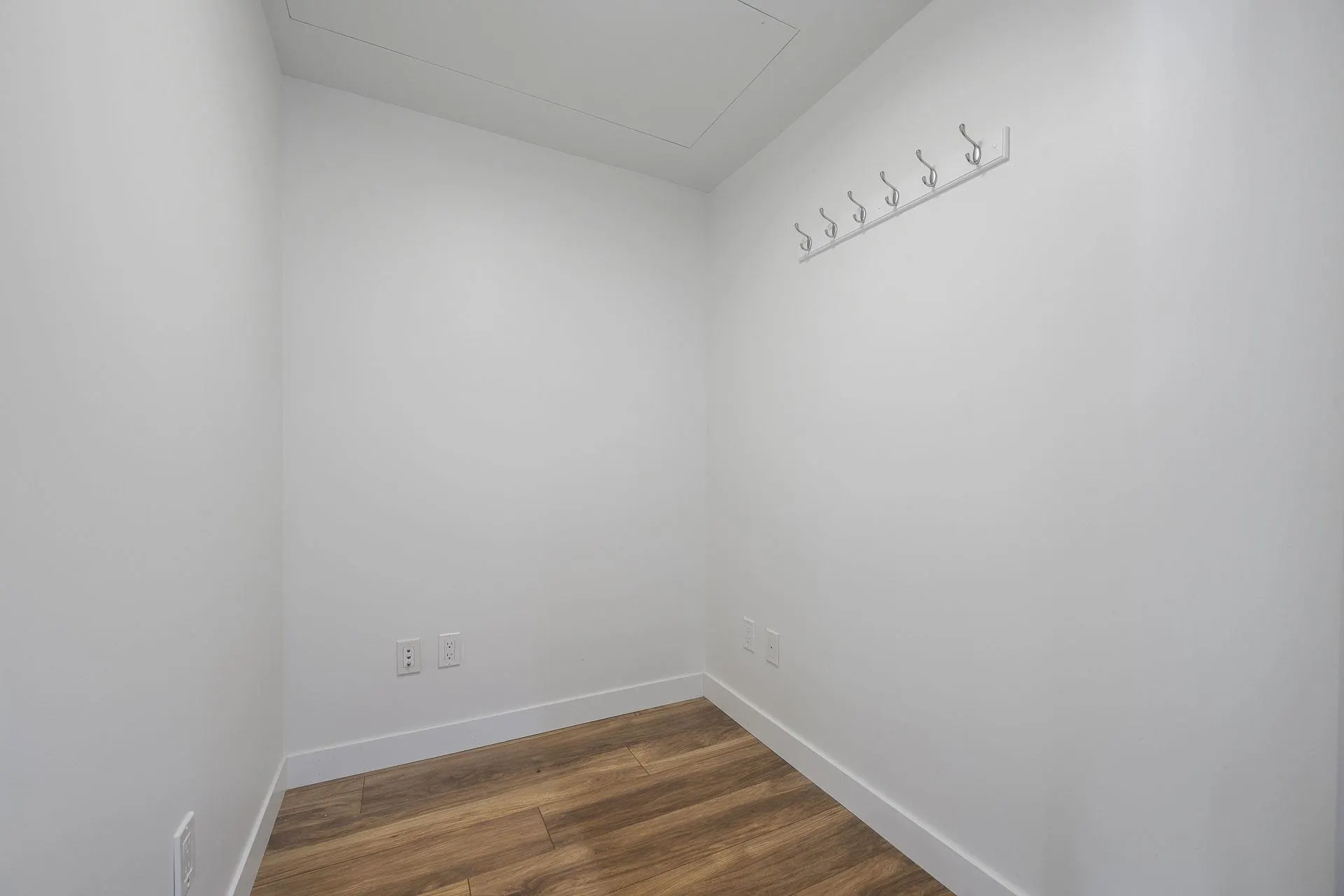 1609 8988 Patterson Road