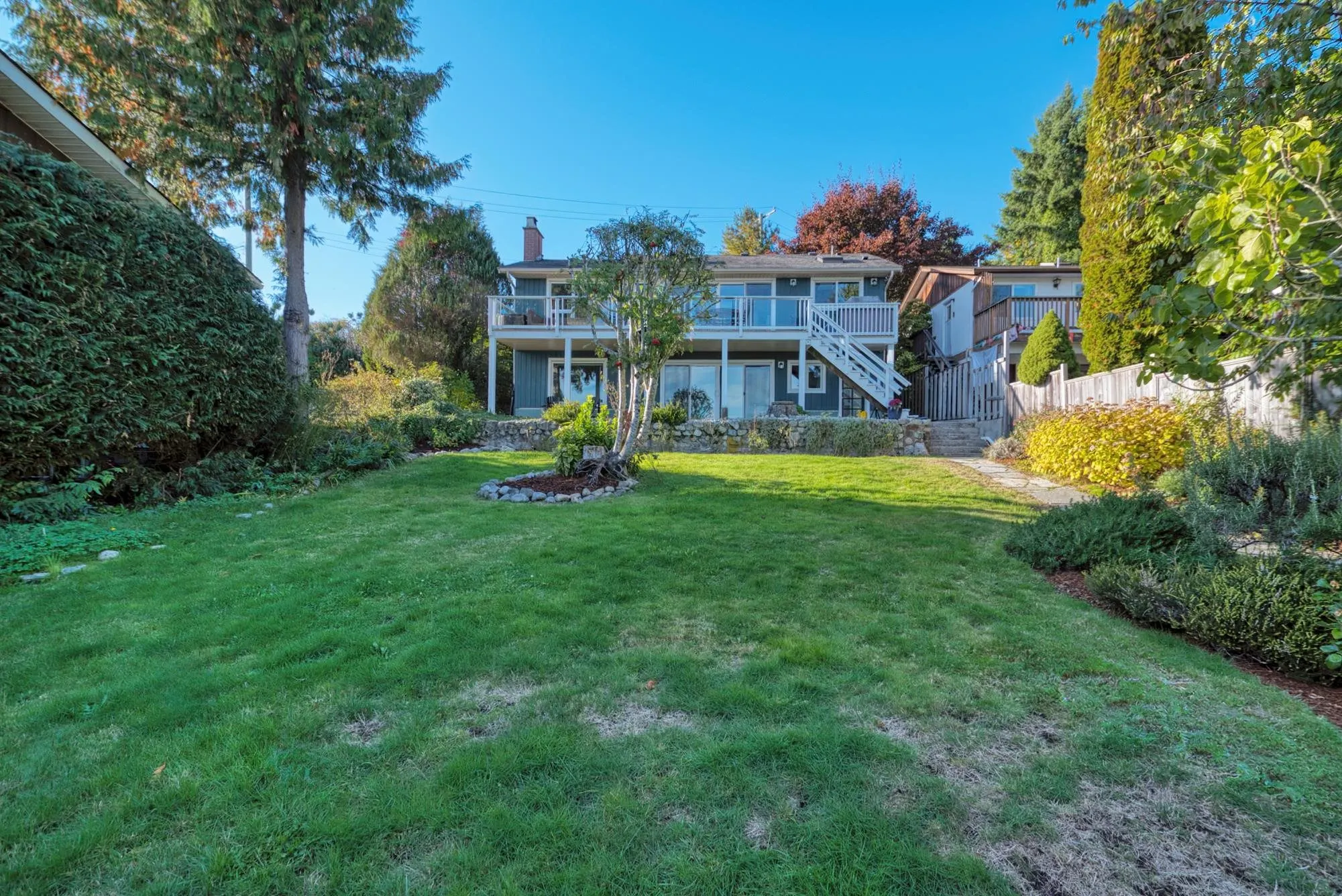 648 Gibsons Way