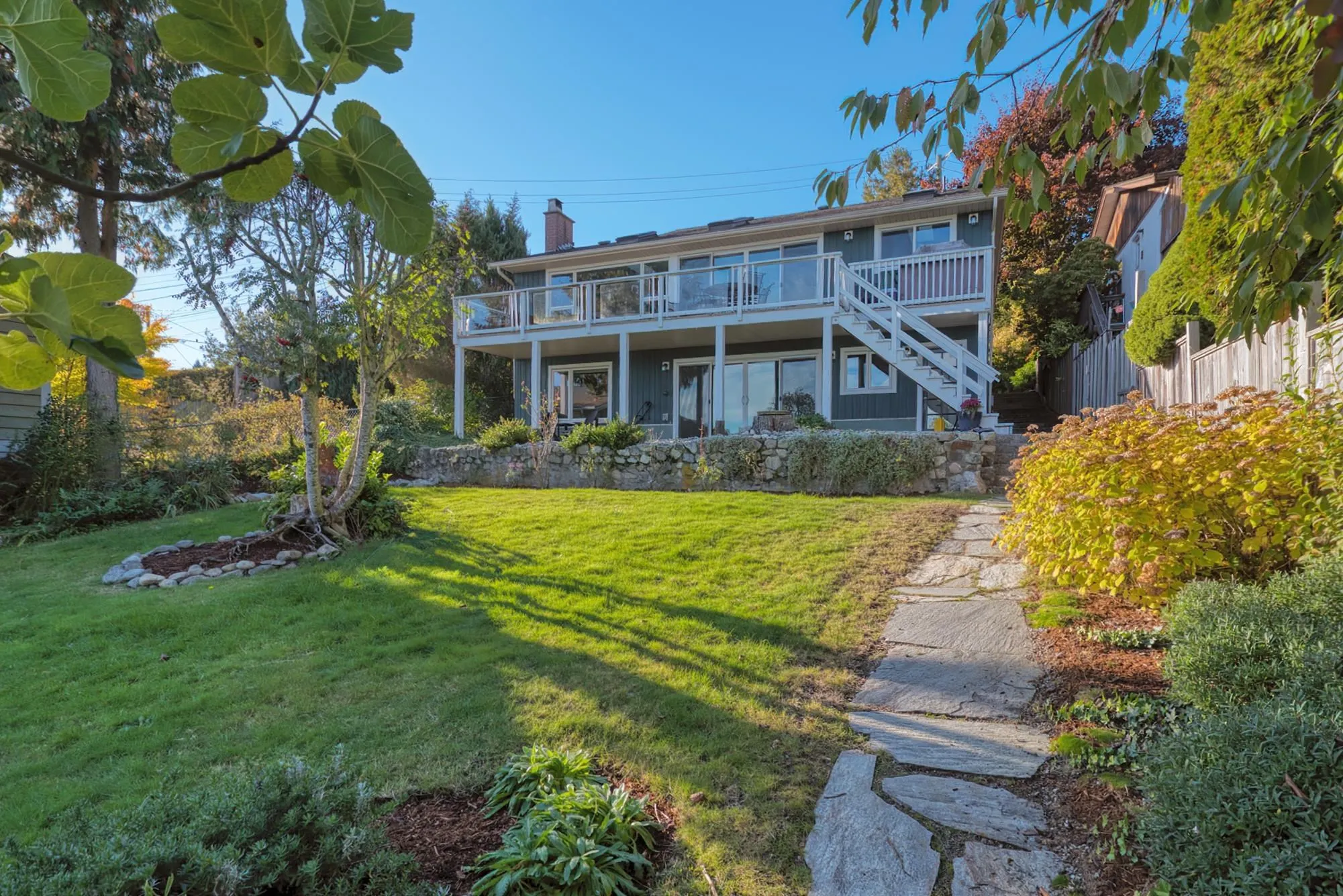 648 Gibsons Way