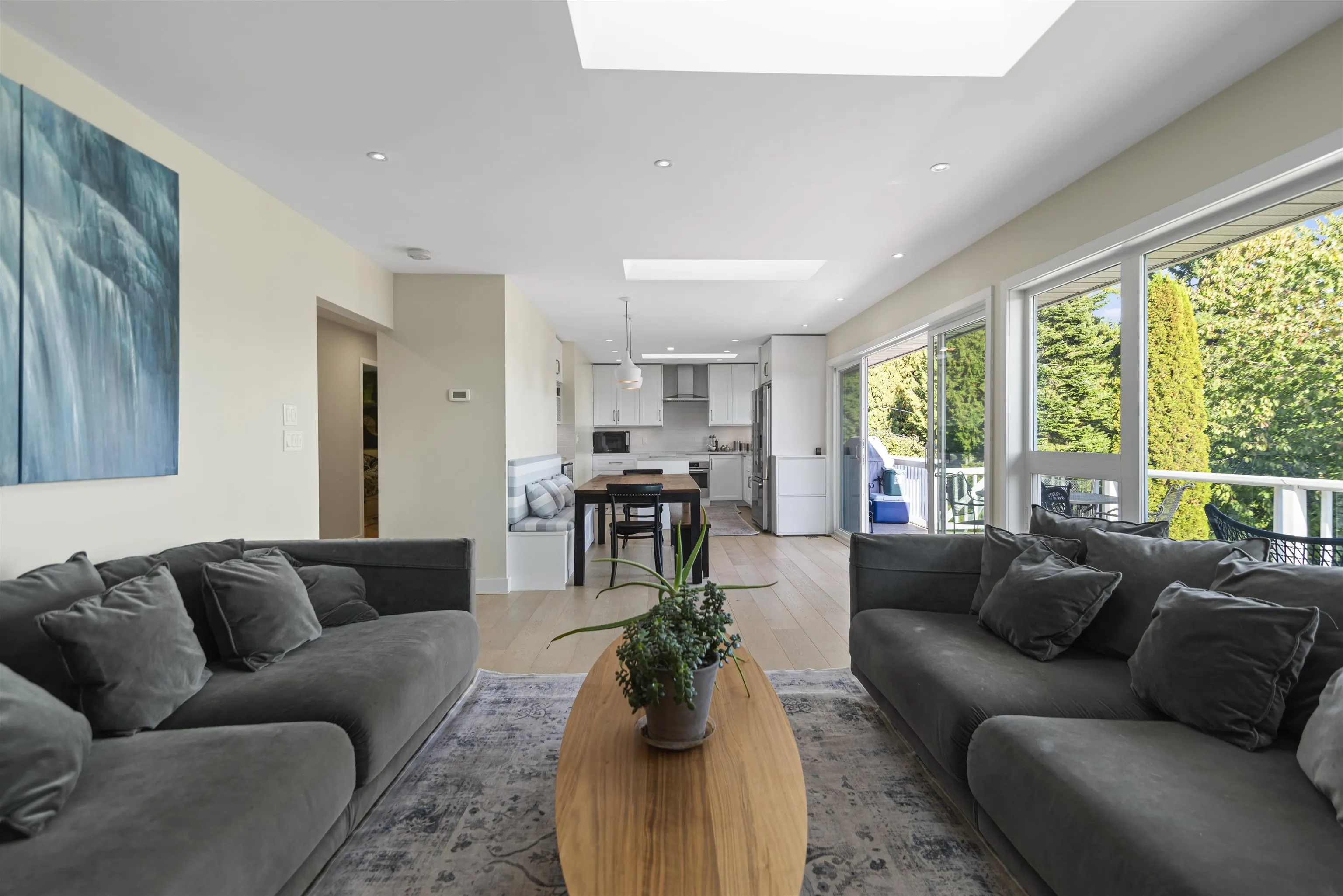 648 Gibsons Way