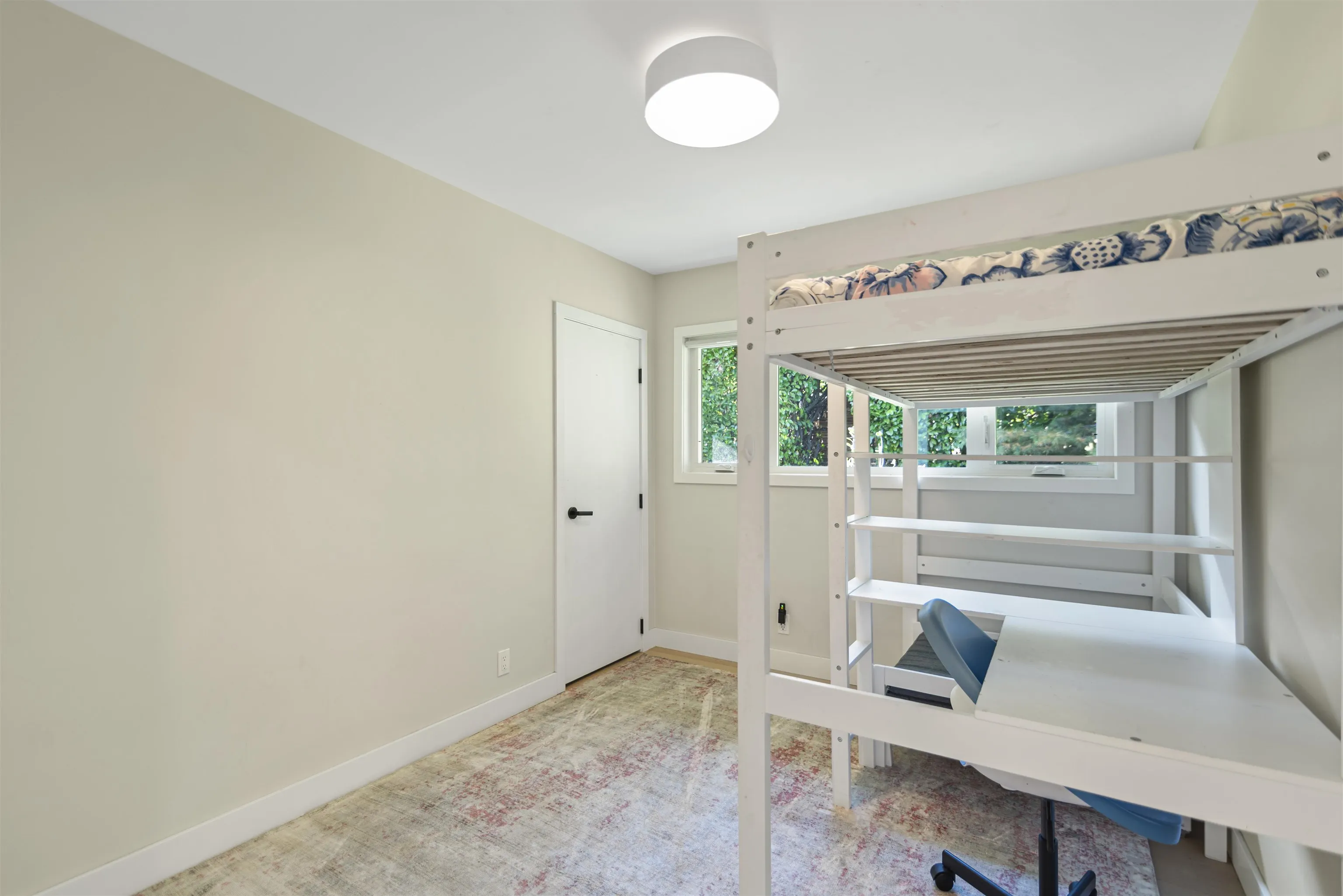 648 Gibsons Way