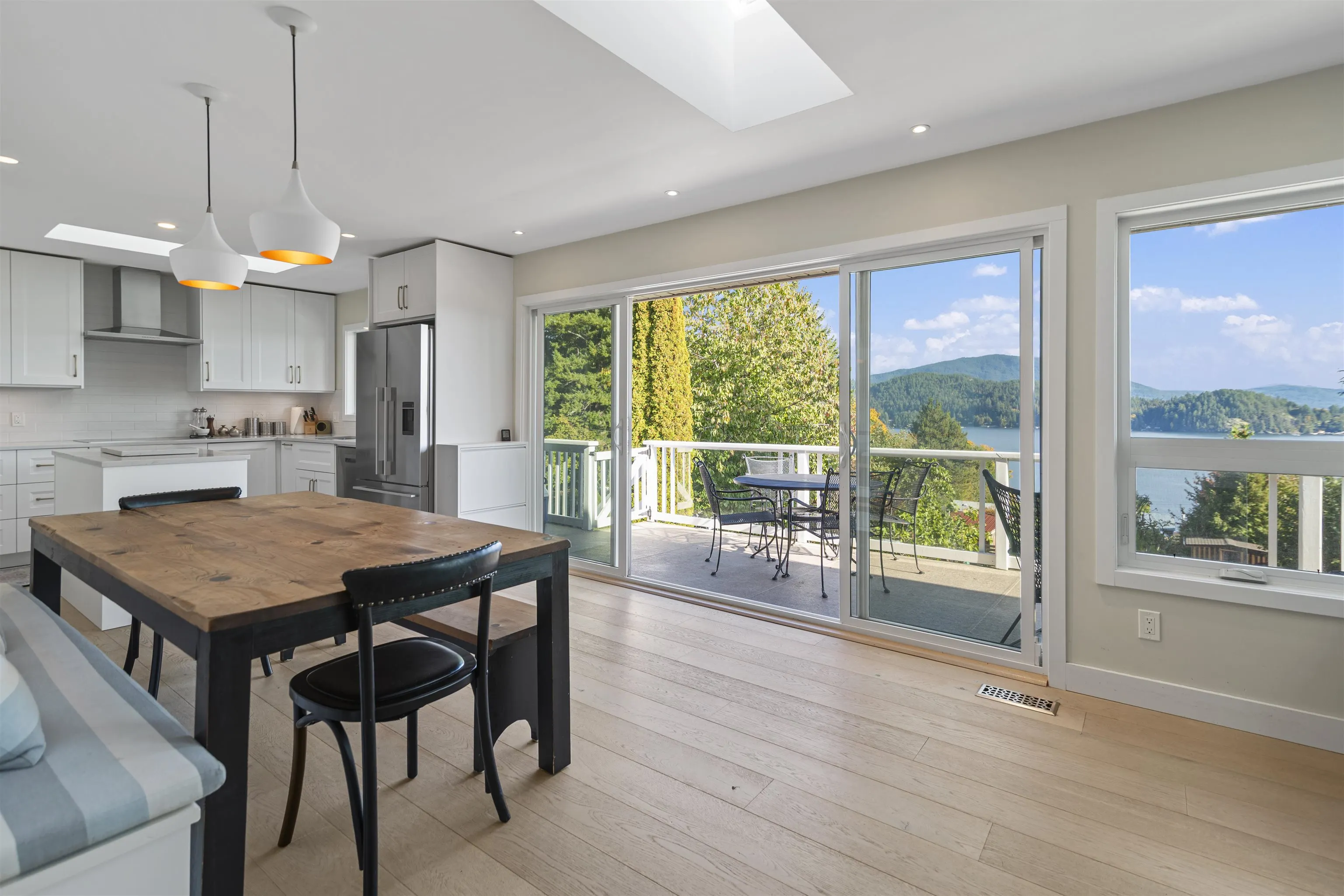 648 Gibsons Way