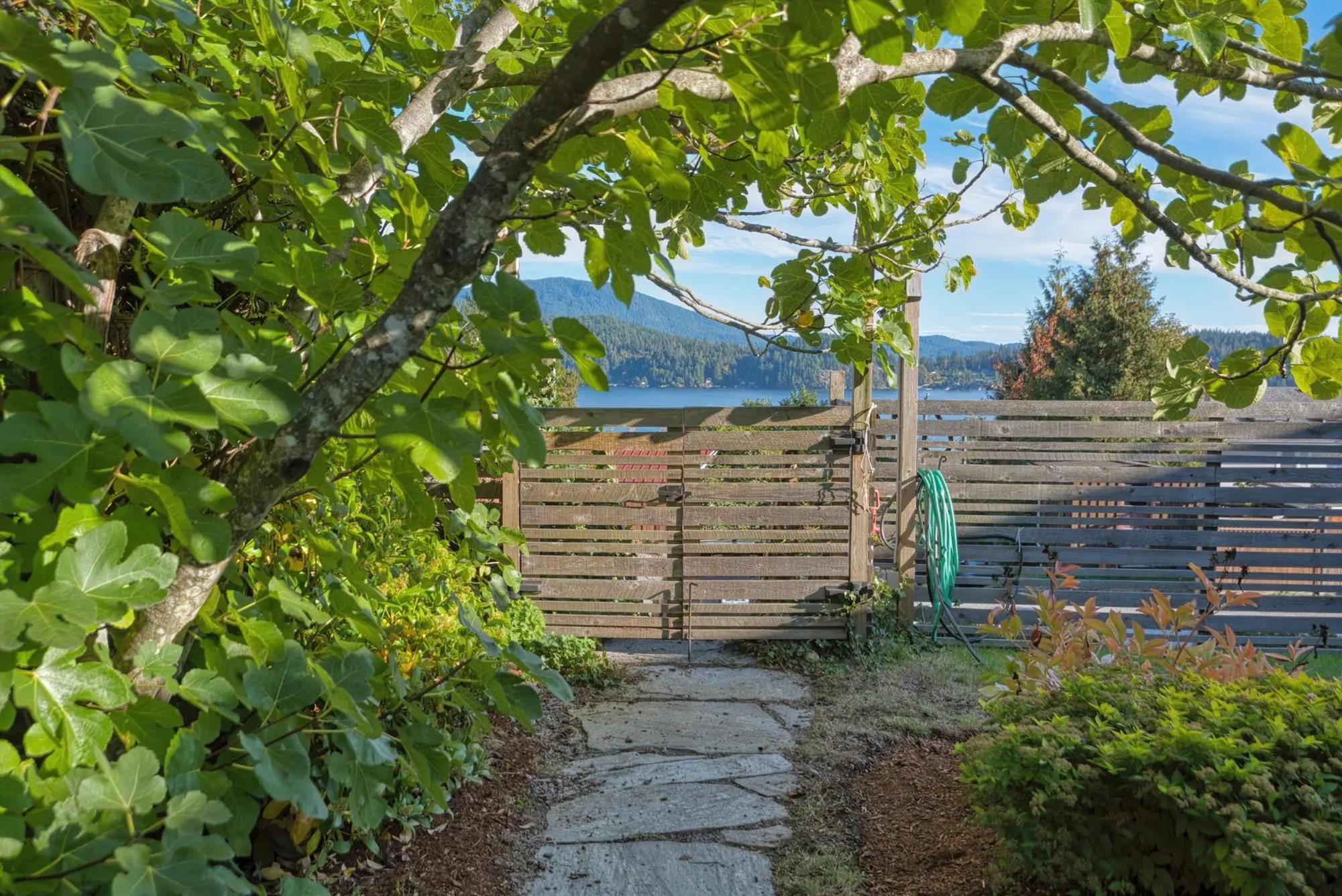 648 Gibsons Way