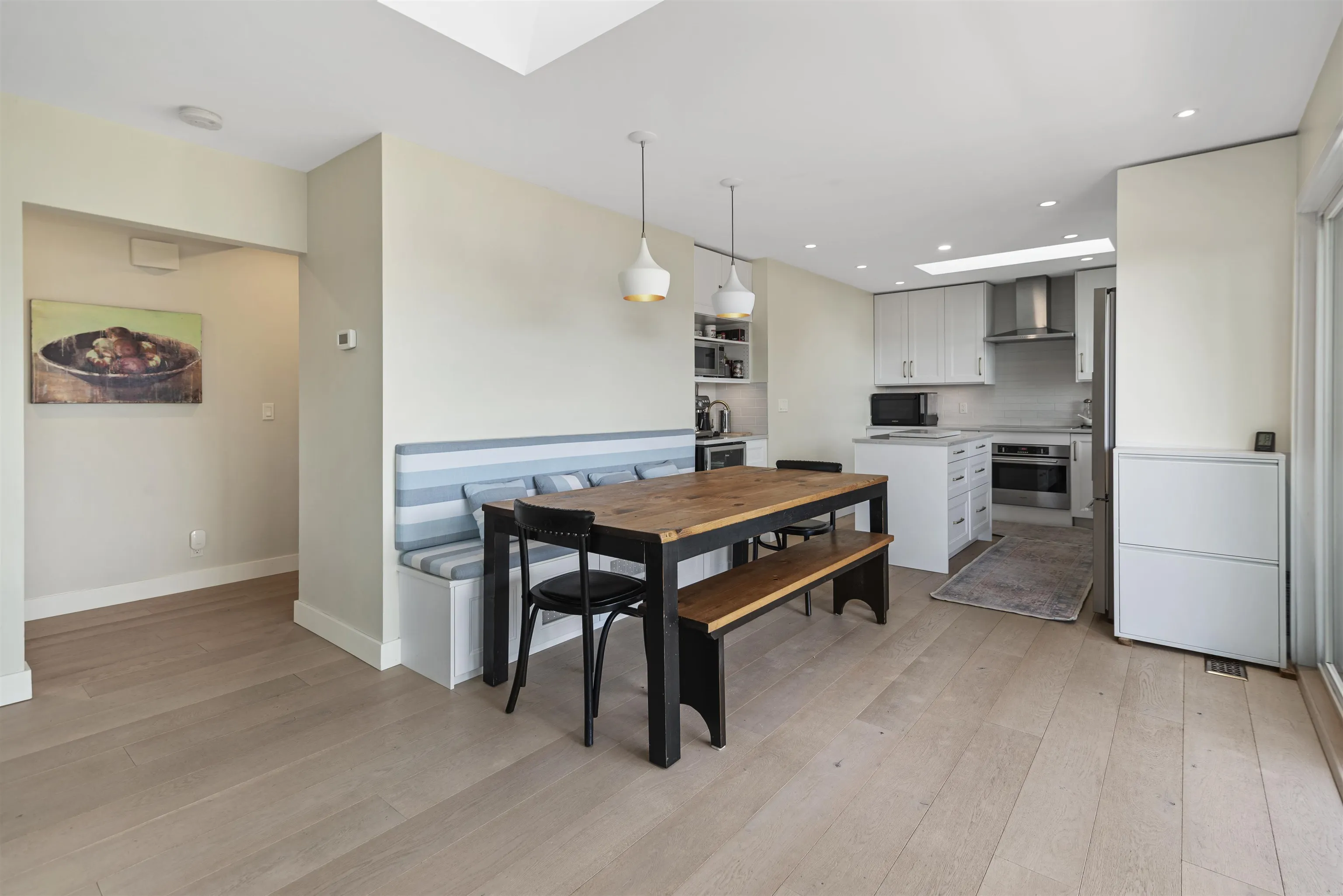 648 Gibsons Way