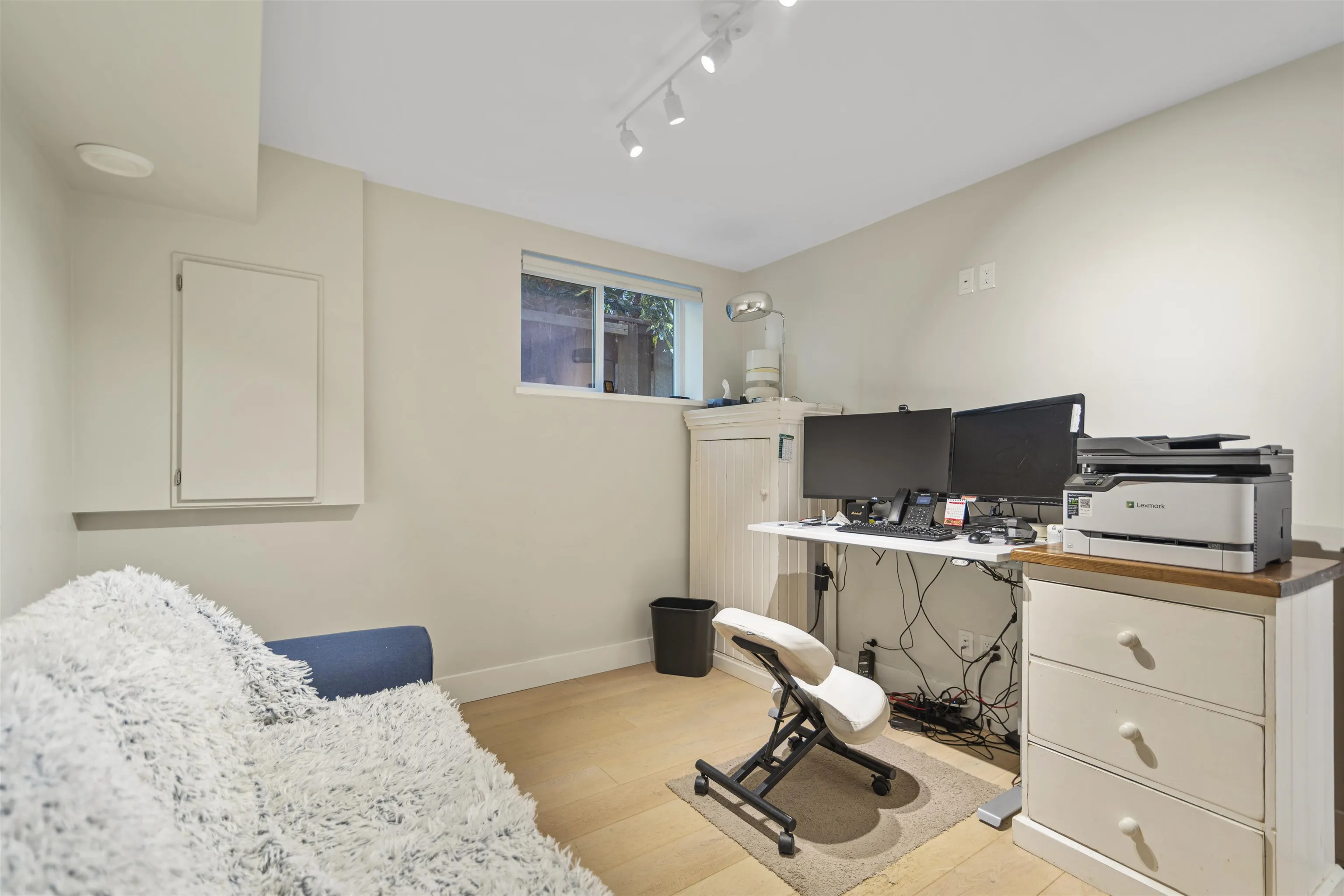 648 Gibsons Way