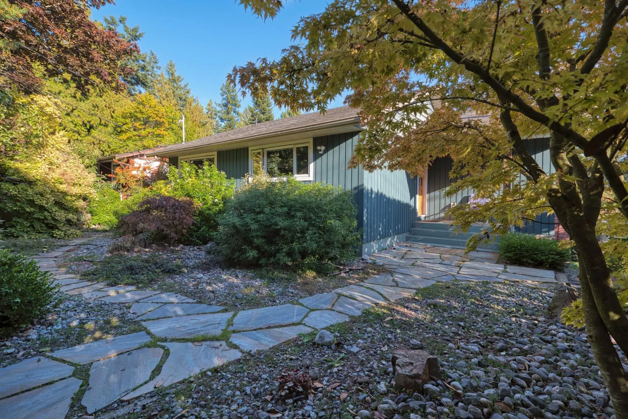 648 Gibsons Way