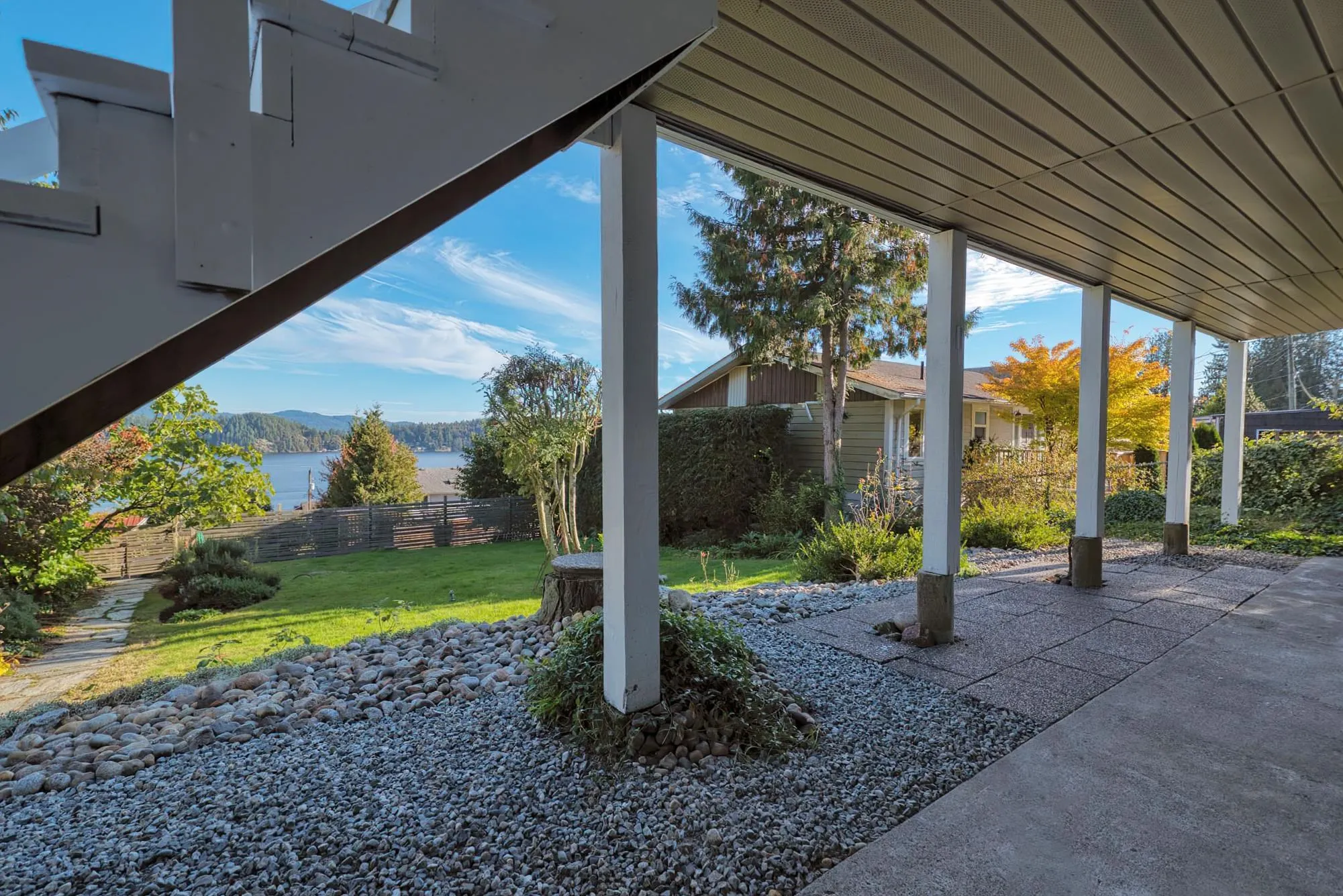 648 Gibsons Way