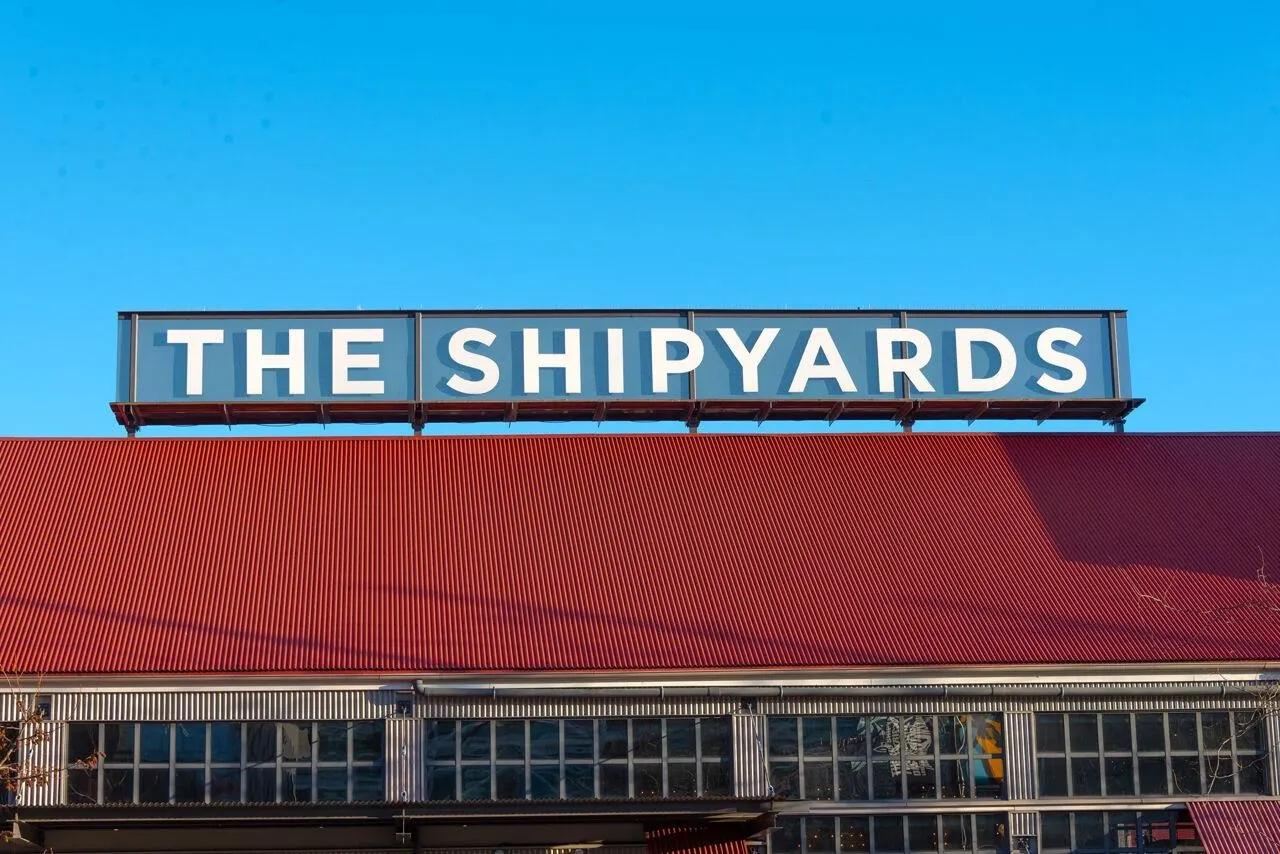 308 683 W Victoria Park