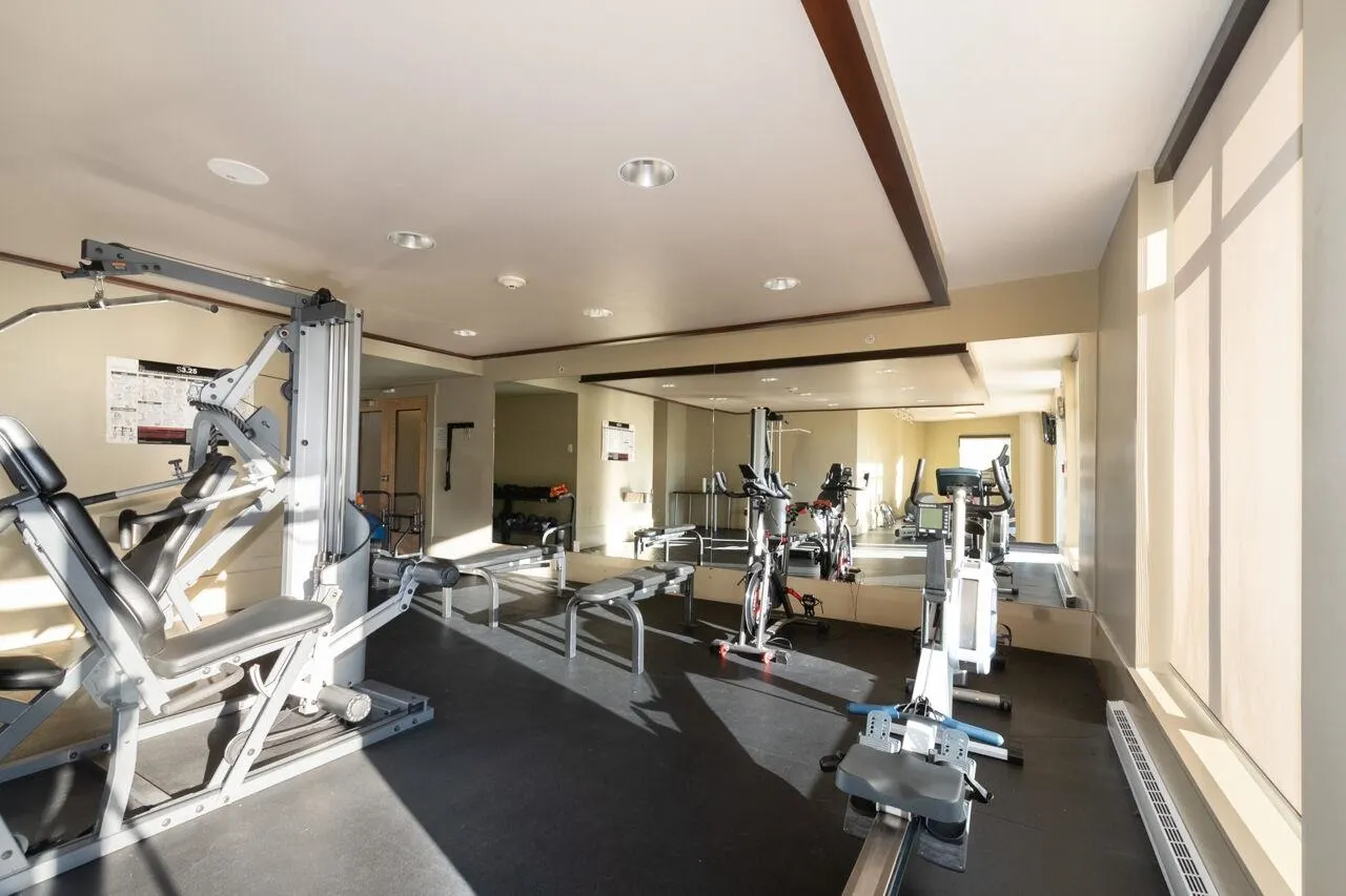 308 683 W Victoria Park