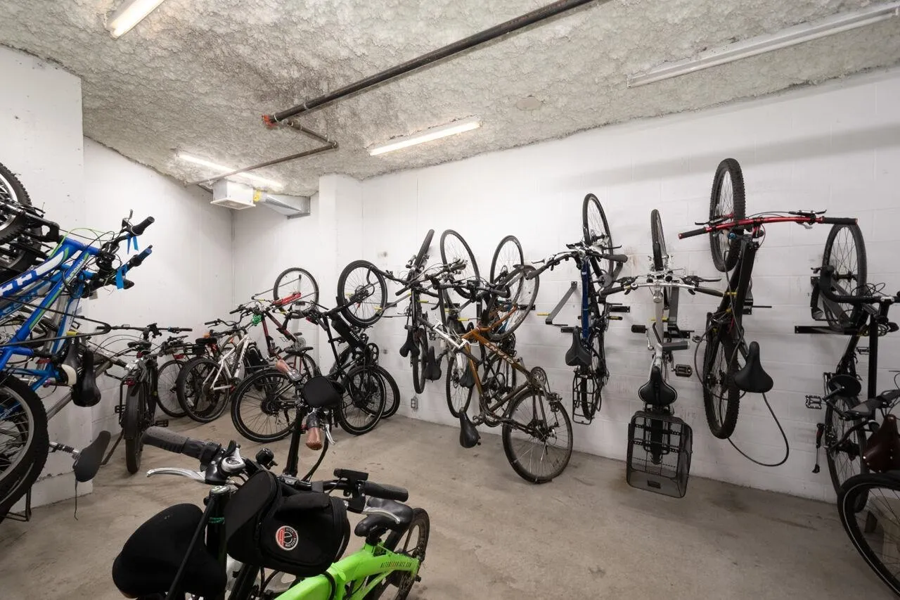 308 683 W Victoria Park