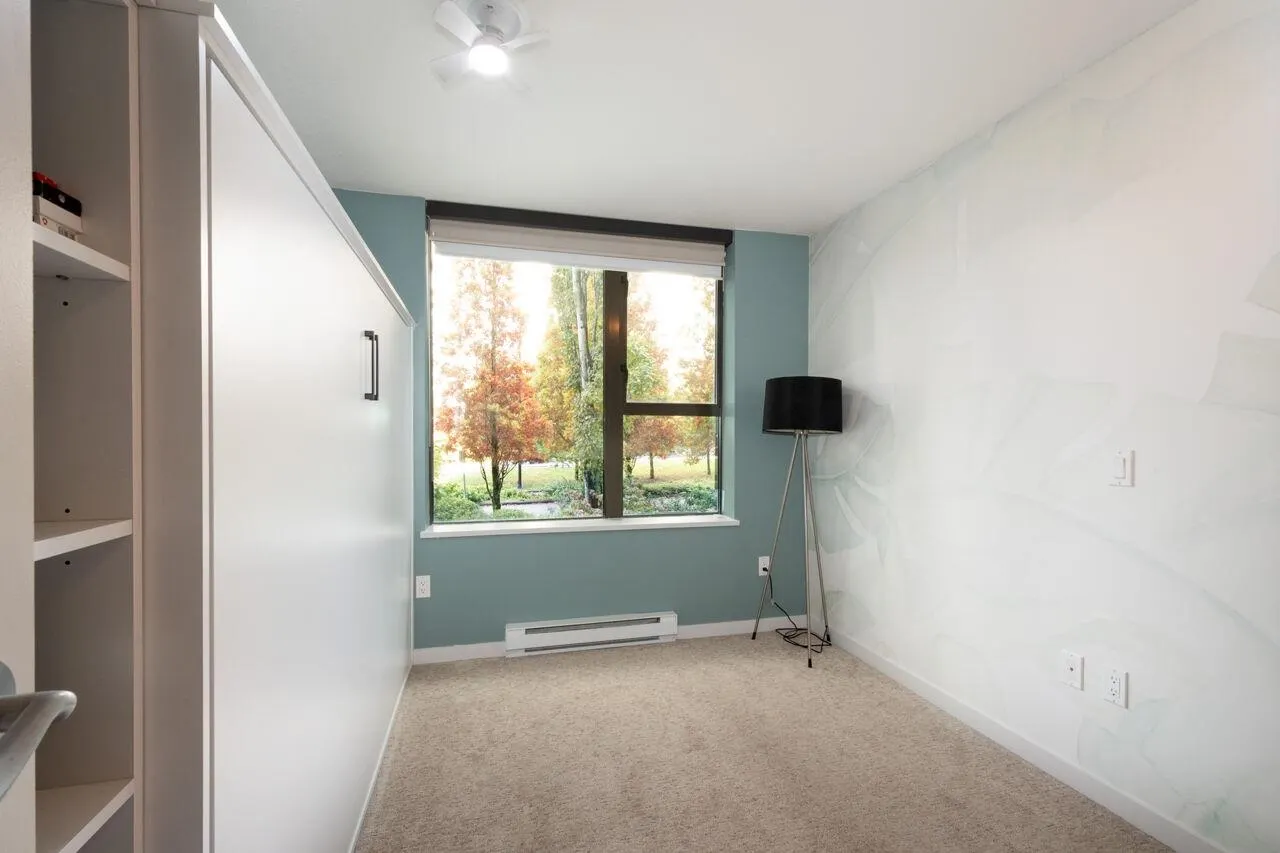 308 683 W Victoria Park