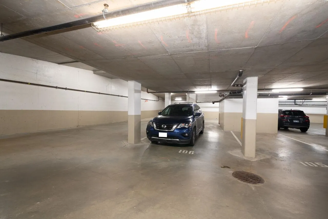 308 683 W Victoria Park